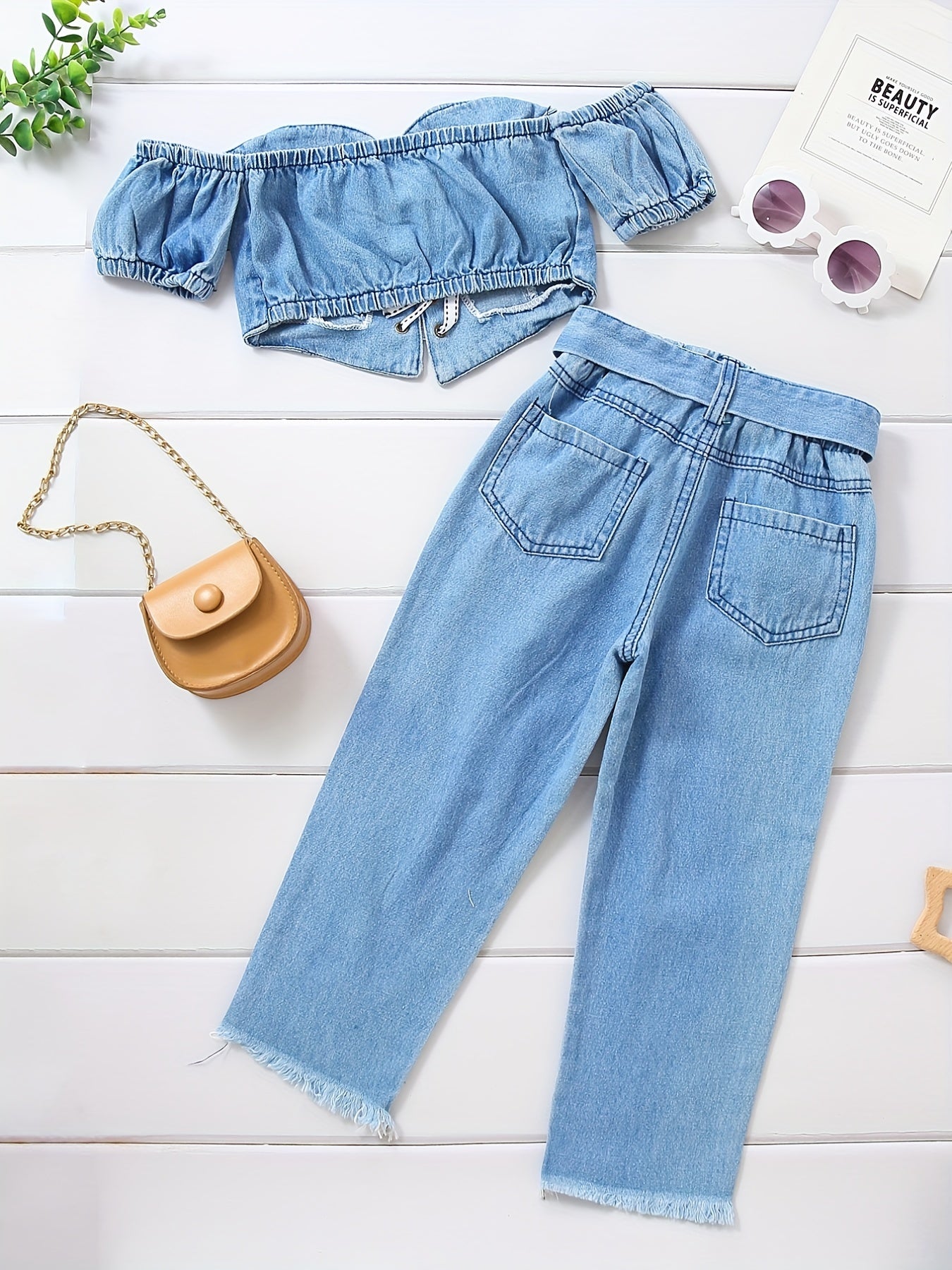 2pcs Toddler Girls Off Shoulder Denim Tube Top & Ripped Belted Jeans Set