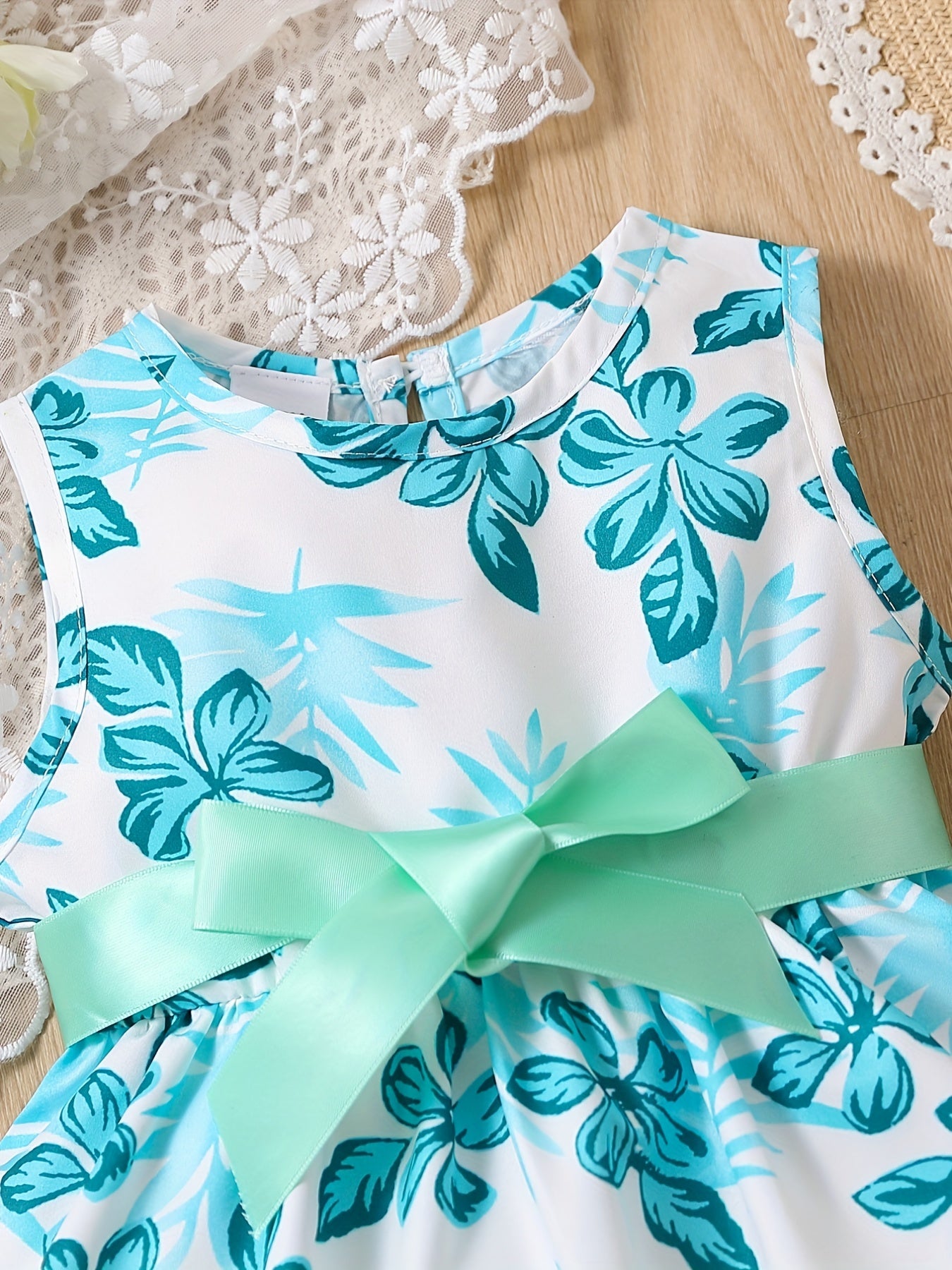 Baby Girls Leaf Graphic Print Belted Dress