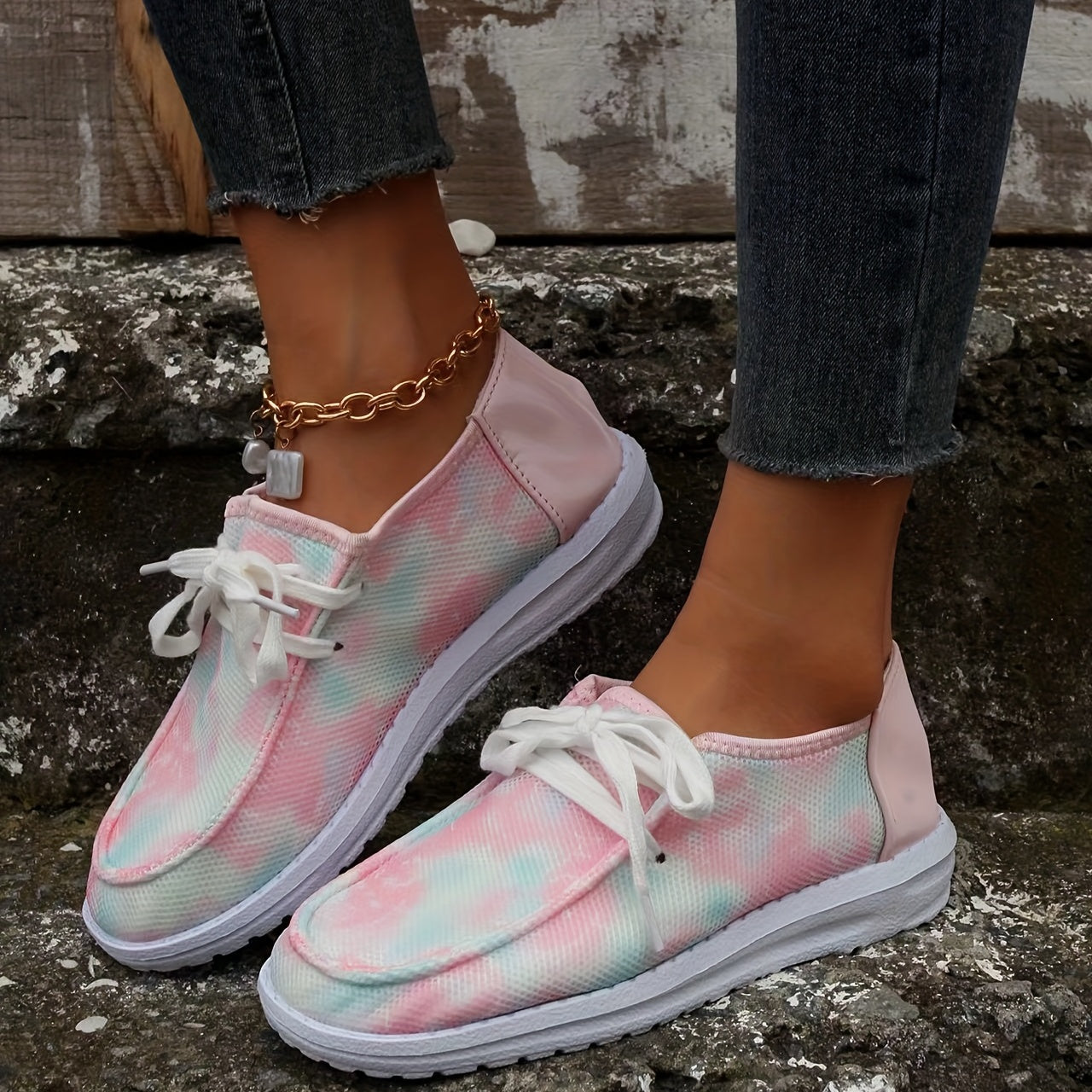 Women's Lightweight Mesh Sneakers Casual Lace Up Outdoor Shoes