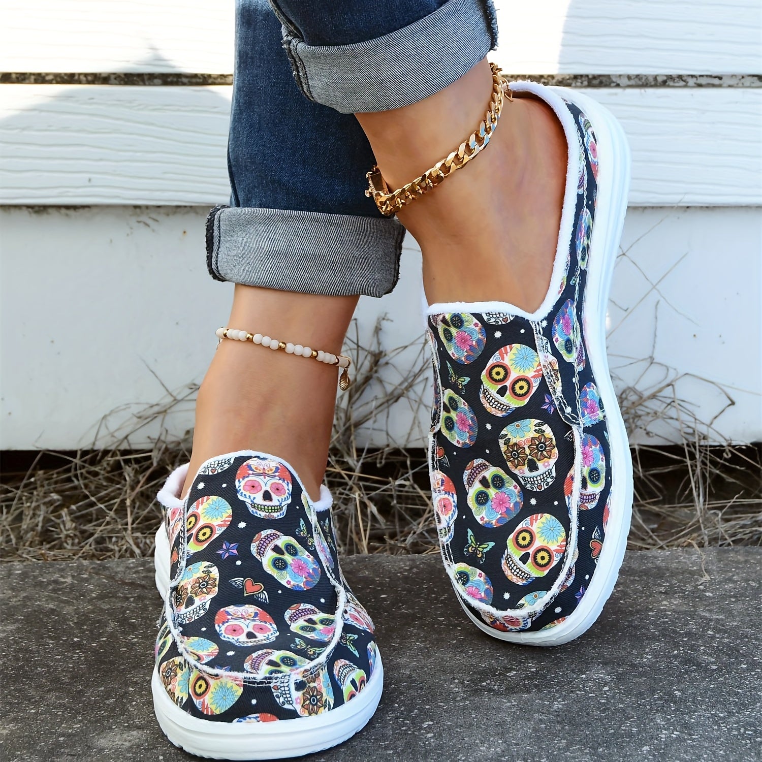 Skull Pattern Slip On Casual Flat Walking Shoes