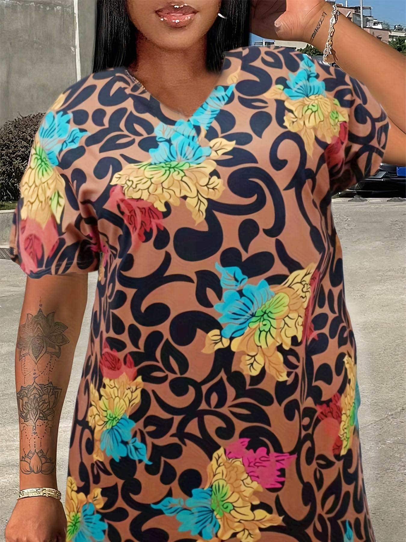Floral Print V-Neck Dress With Pockets