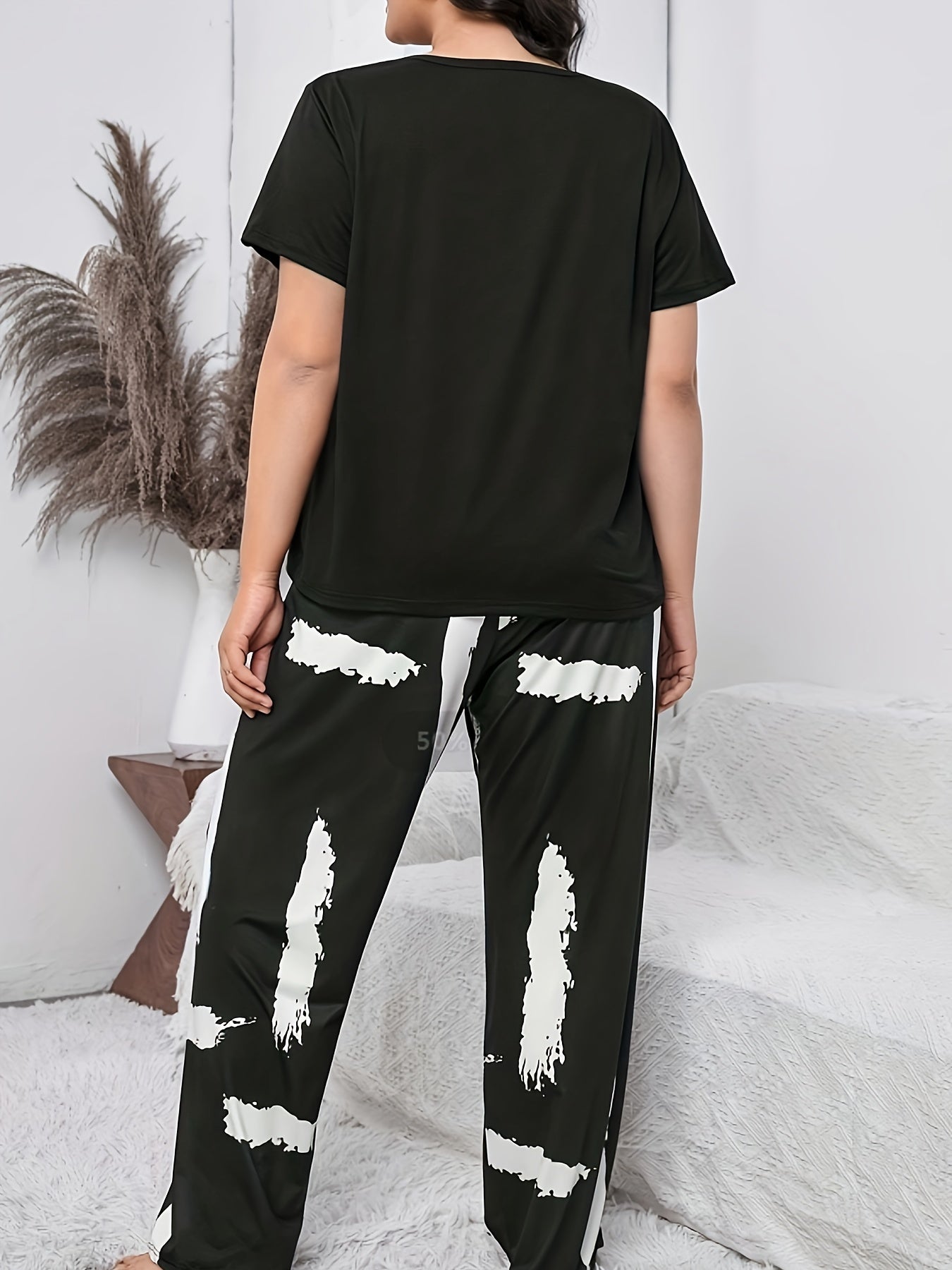 Brush Print Tee & Pants Pajamas Set