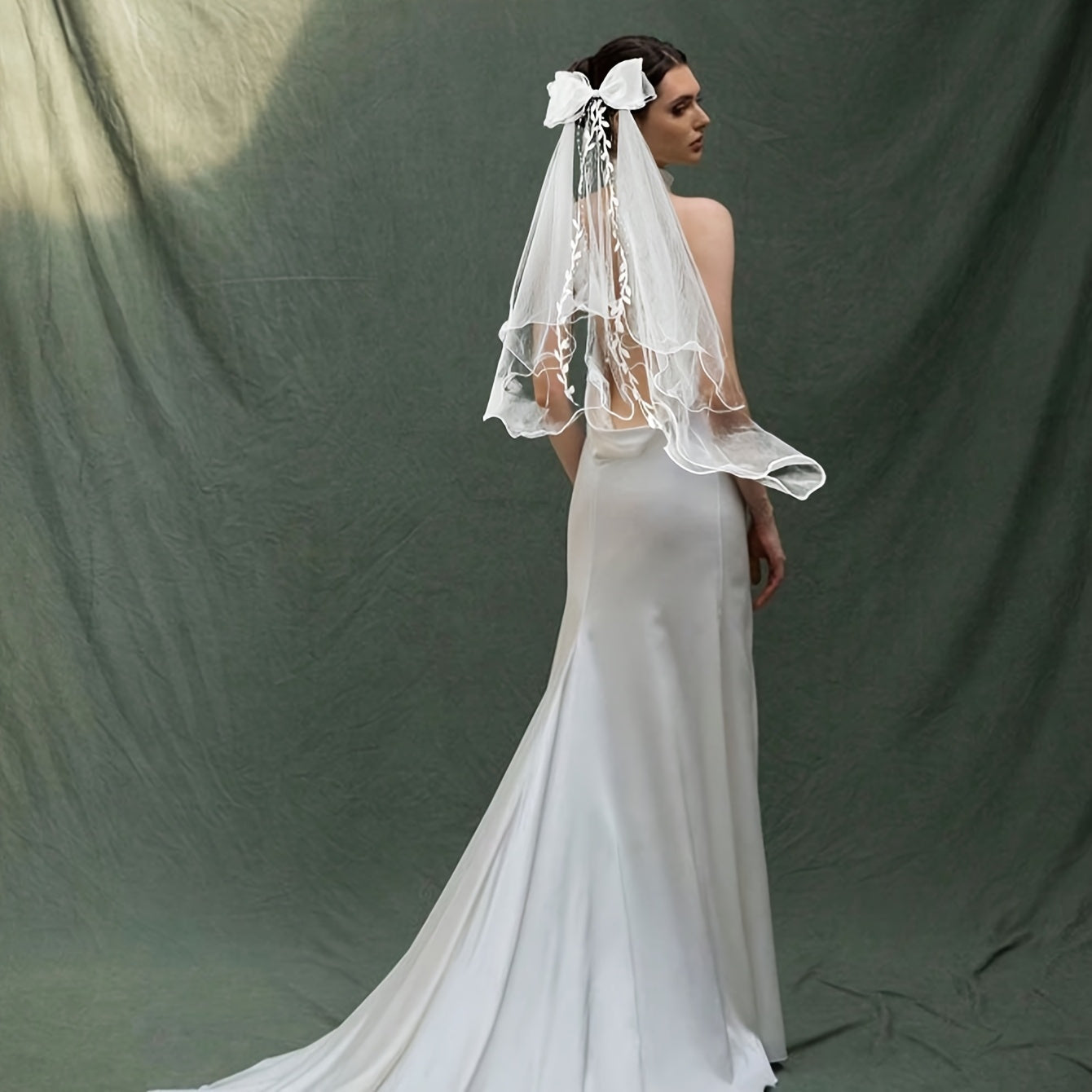 Bow Bridal Veil with Tassel & Leaf Pattern Double Layer Mesh Wedding Headpiece