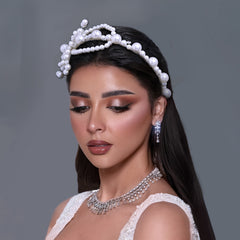 Beaded Flower Hairband for Women Resin Pearl Headpiece with Pearls