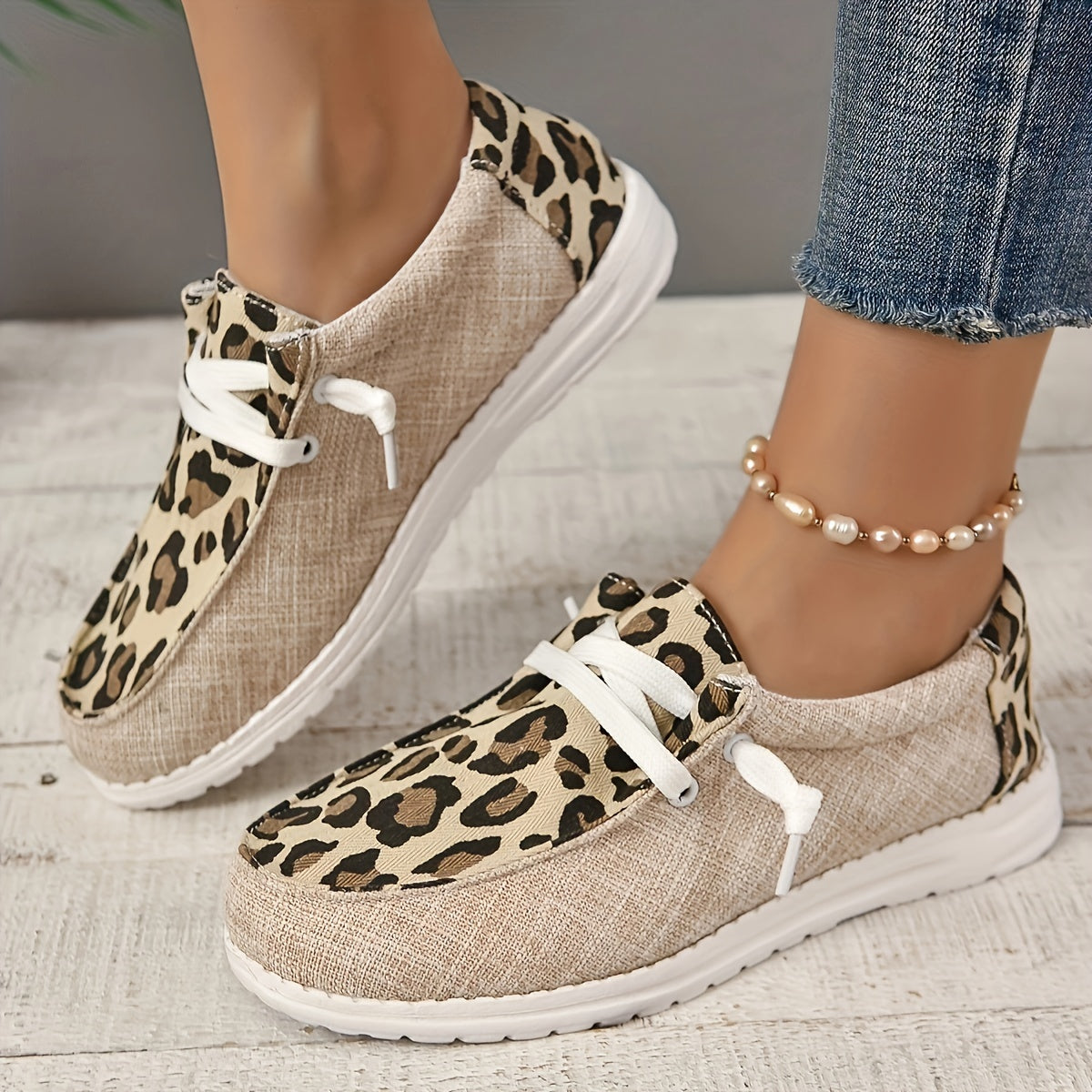 Leopard Print Low Top Walking Shoes Lightweight Non slip Casual Sport Shoes