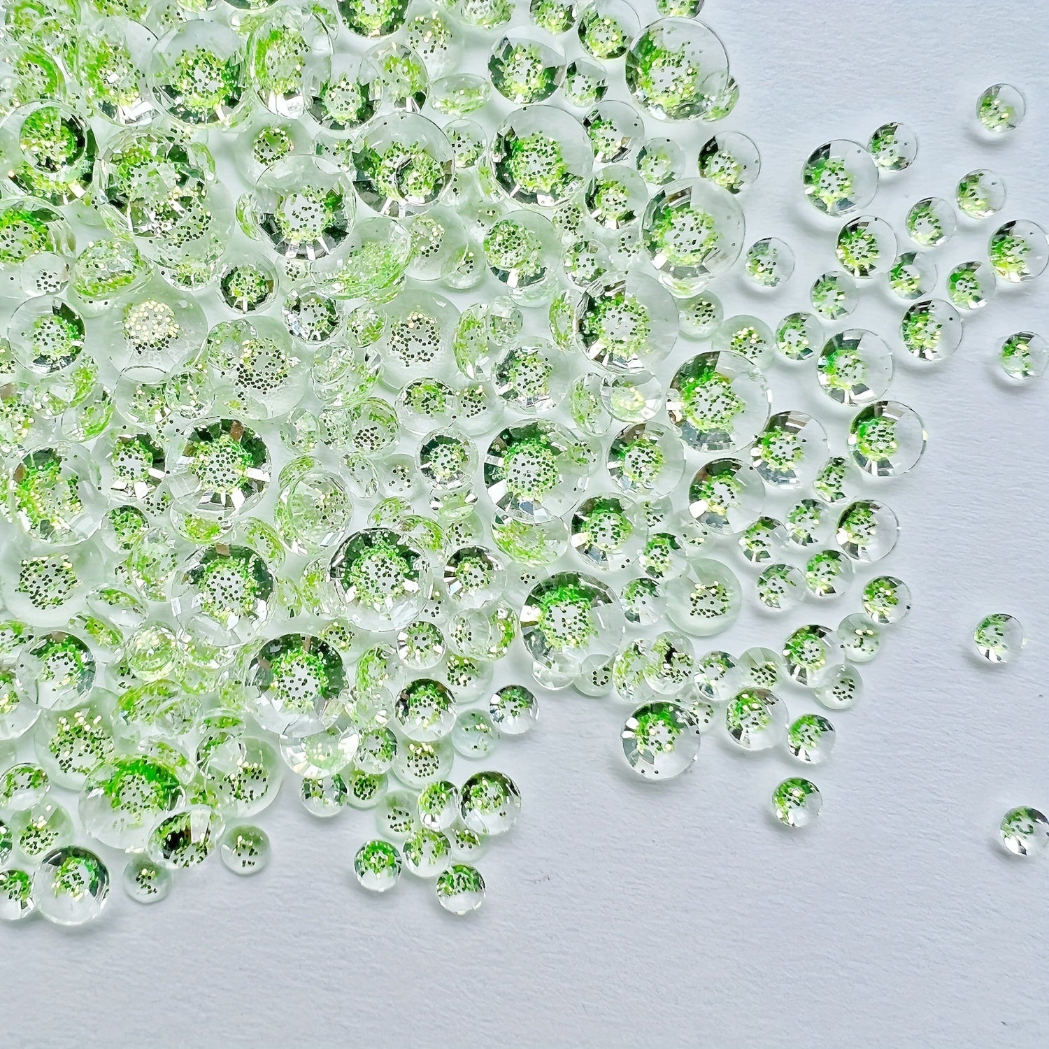 900pcs Clear Crystal Glitter Mixed Sizes Gems for Crafts DIY Christmas Card