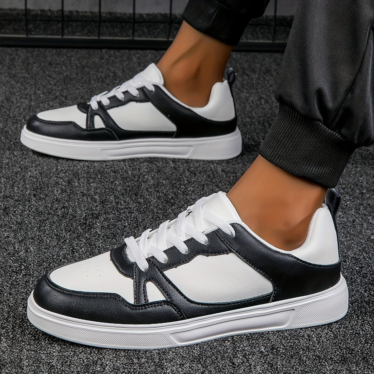 Unisex Non-slip Skate Shoes Lightweight Comfort Sneakers