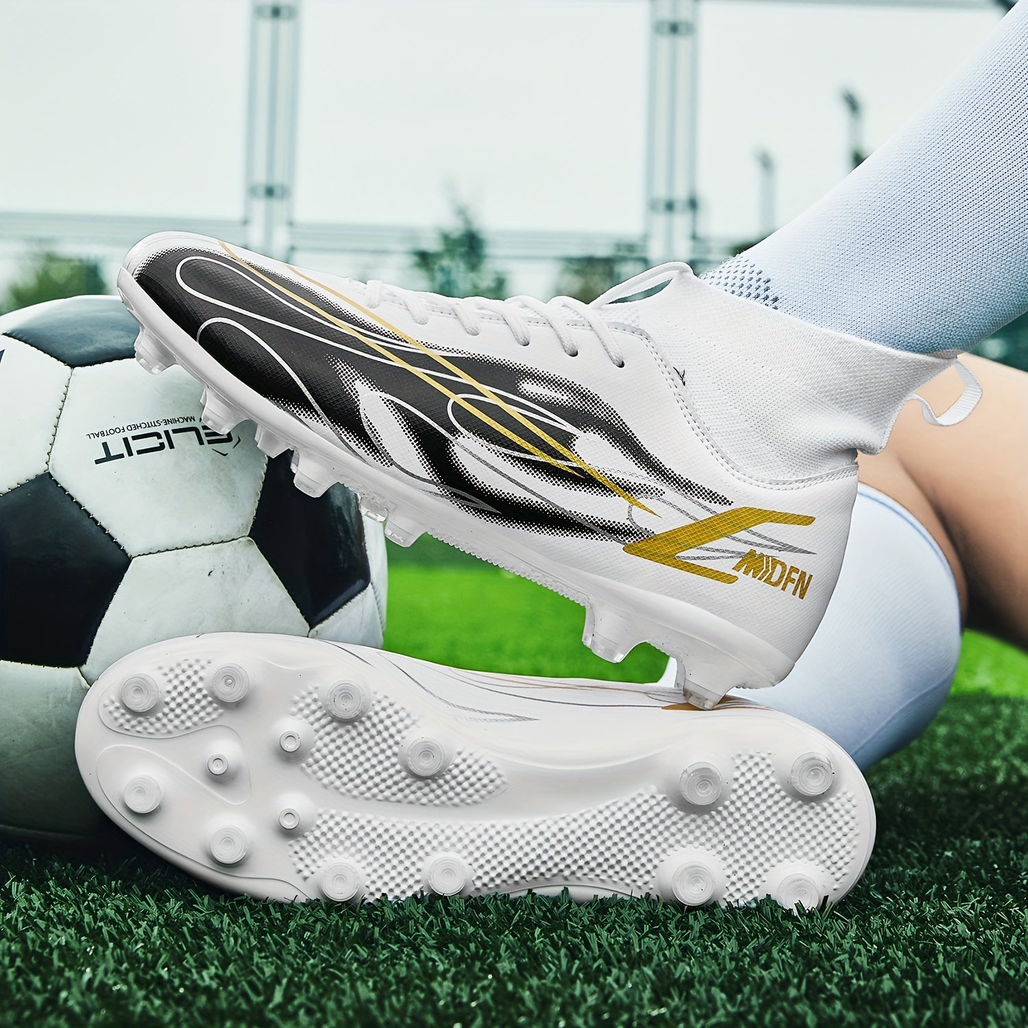 Women's High Top Soccer Cleats Non Slip Spike Shoes
