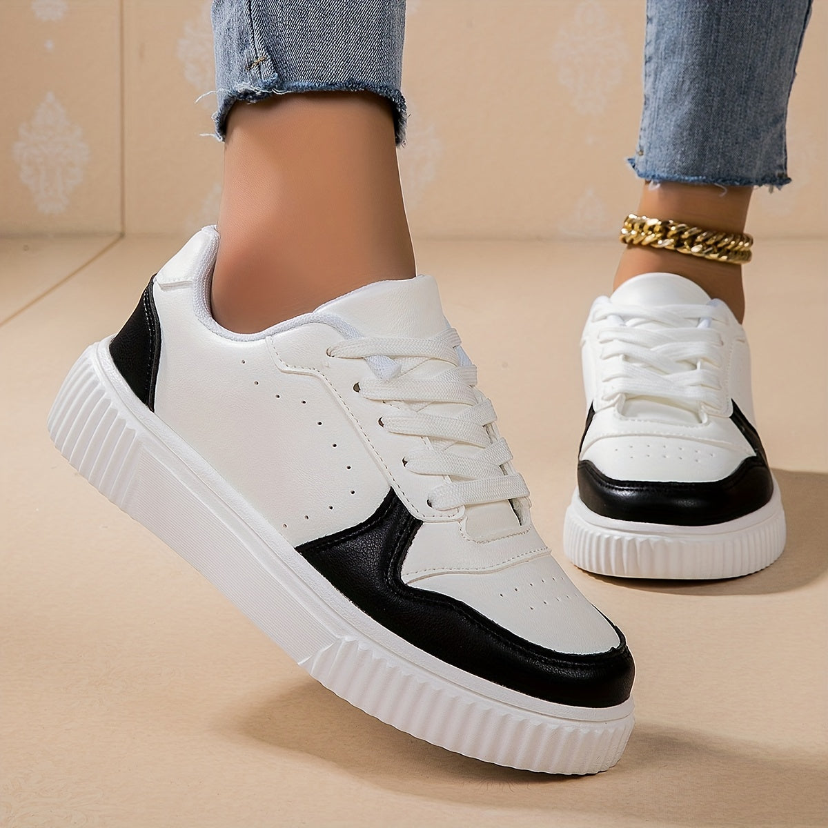 Women's Breathable Skate Shoes Casual Lace Up Flat Shoes Non slip Sports Shoes