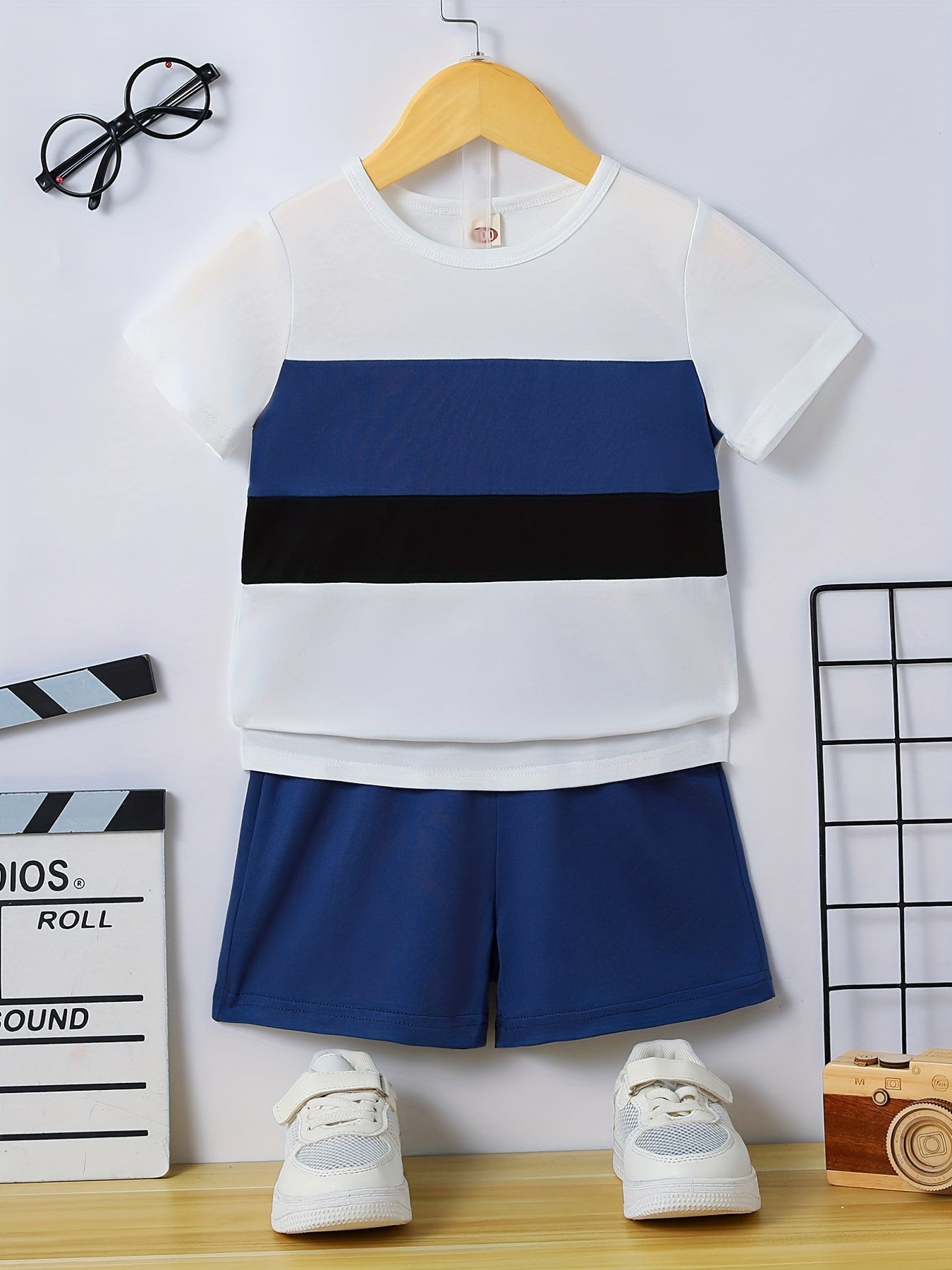 Boys 2pcs T shirt & Shorts Set Stripe Block Print Elastic Waist Crew Neck
