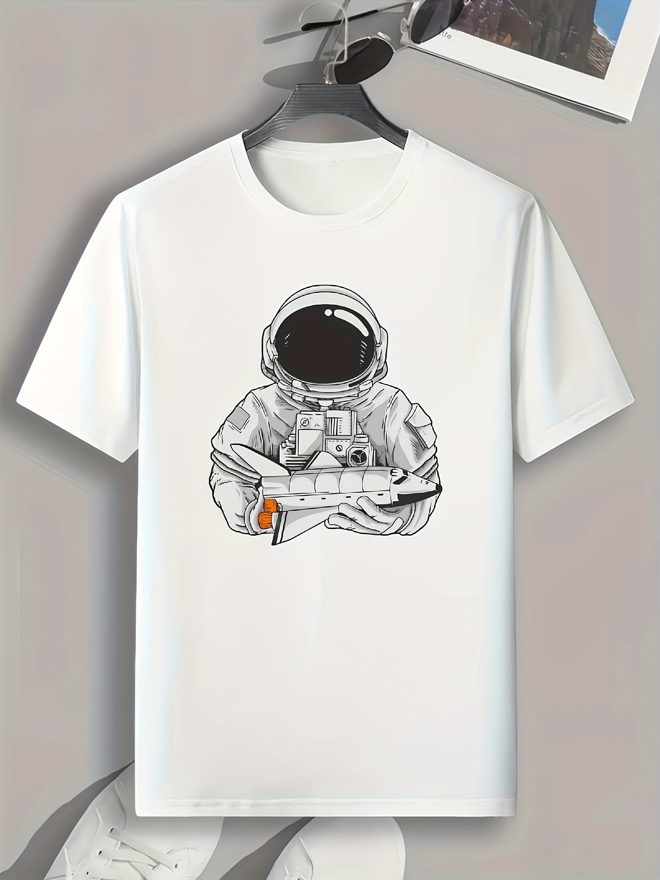 Men's Slim Fit Astronaut Print T-shirt for Spring Summer