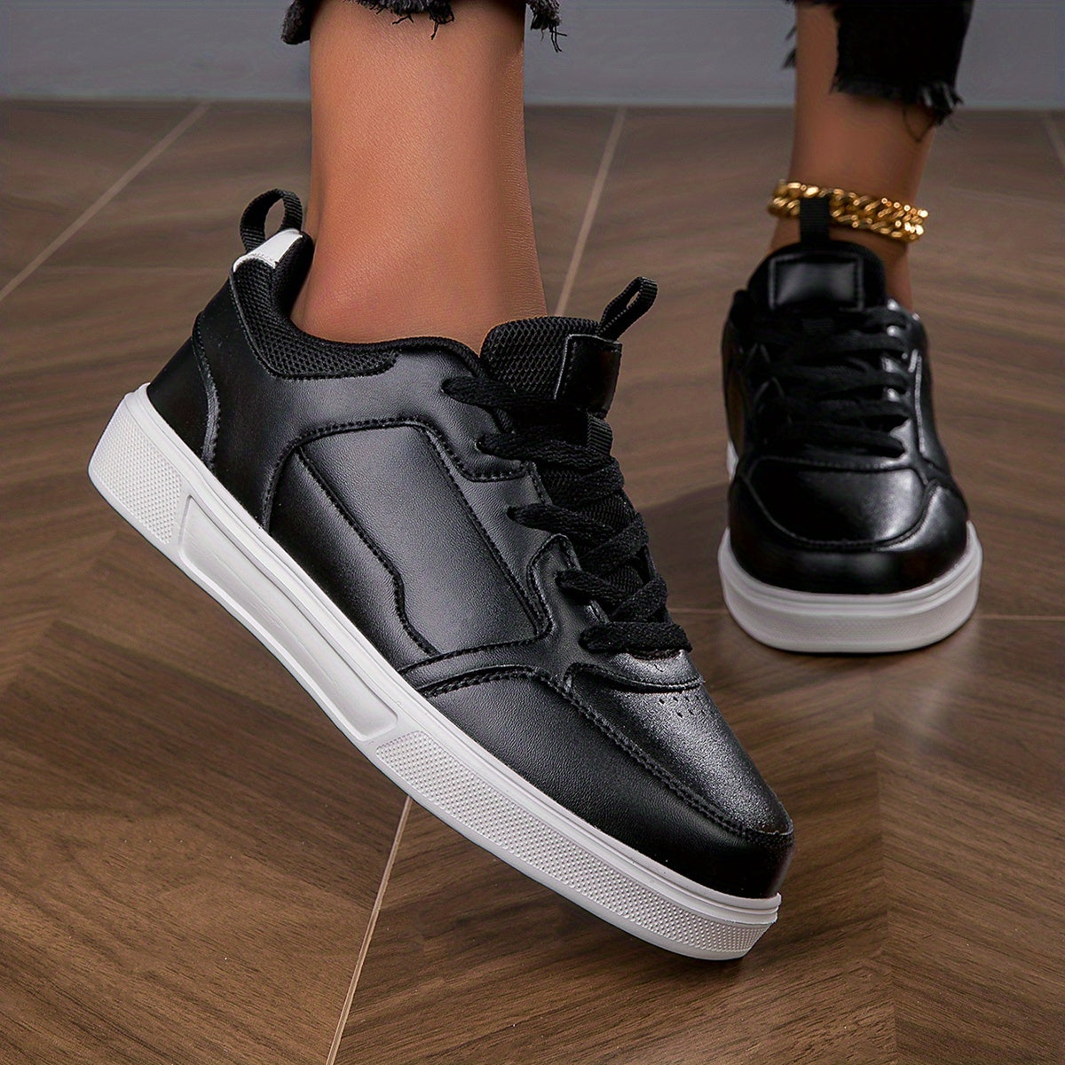 Women's Lace Up Outdoor Sneakers Lightweight Low Top Walking Shoes