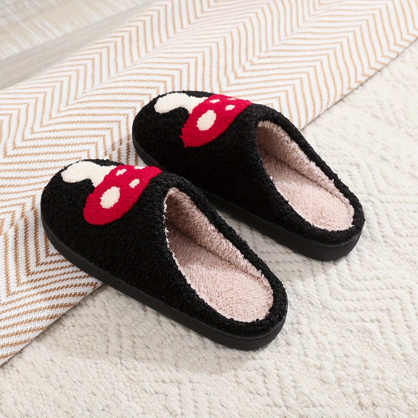 Mushroom Pattern Slip-On Plush Slippers