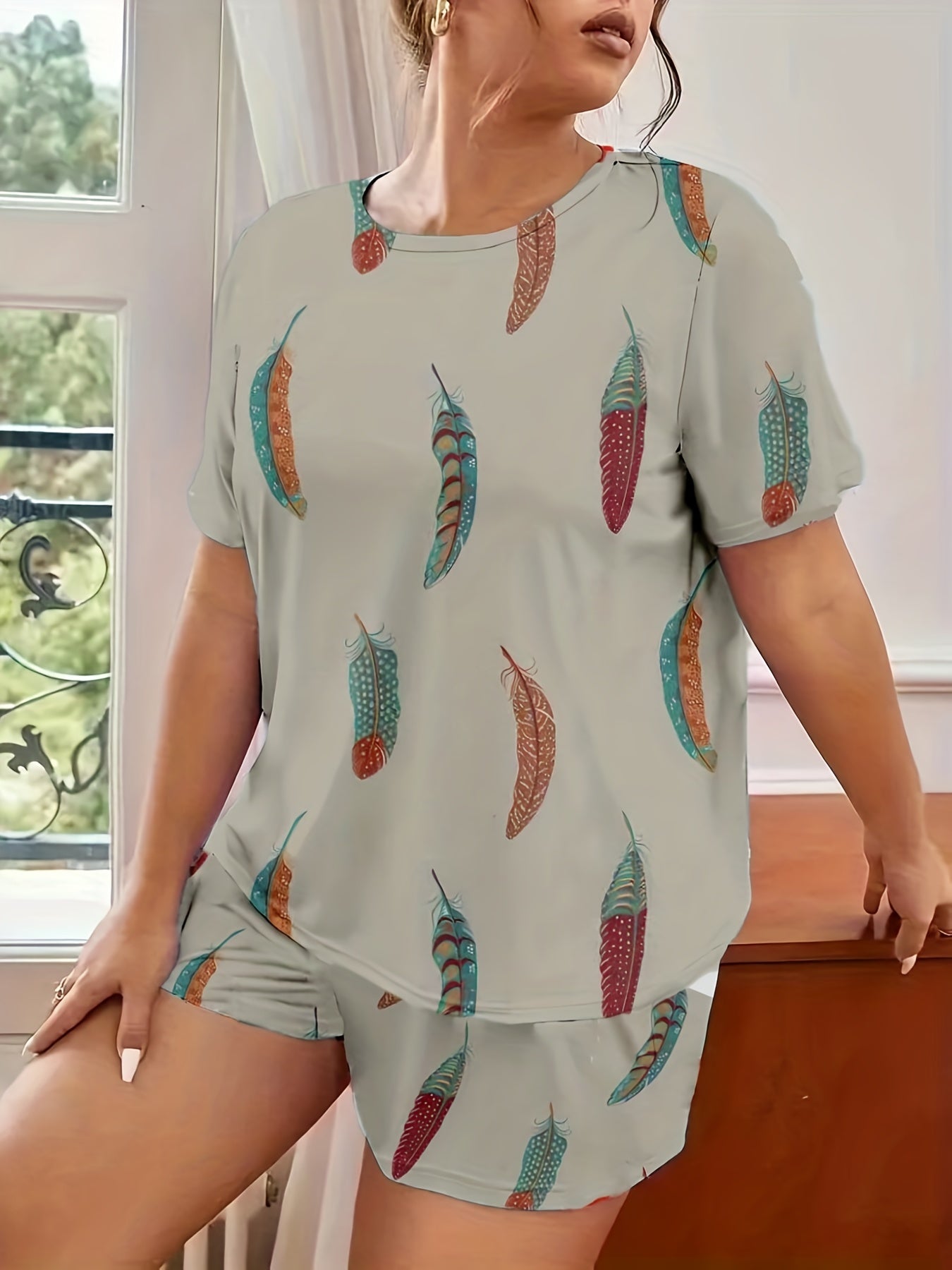 Feather Print Casual Loungewear Set Plus Size Tee & Shorts Pajama Two Piece