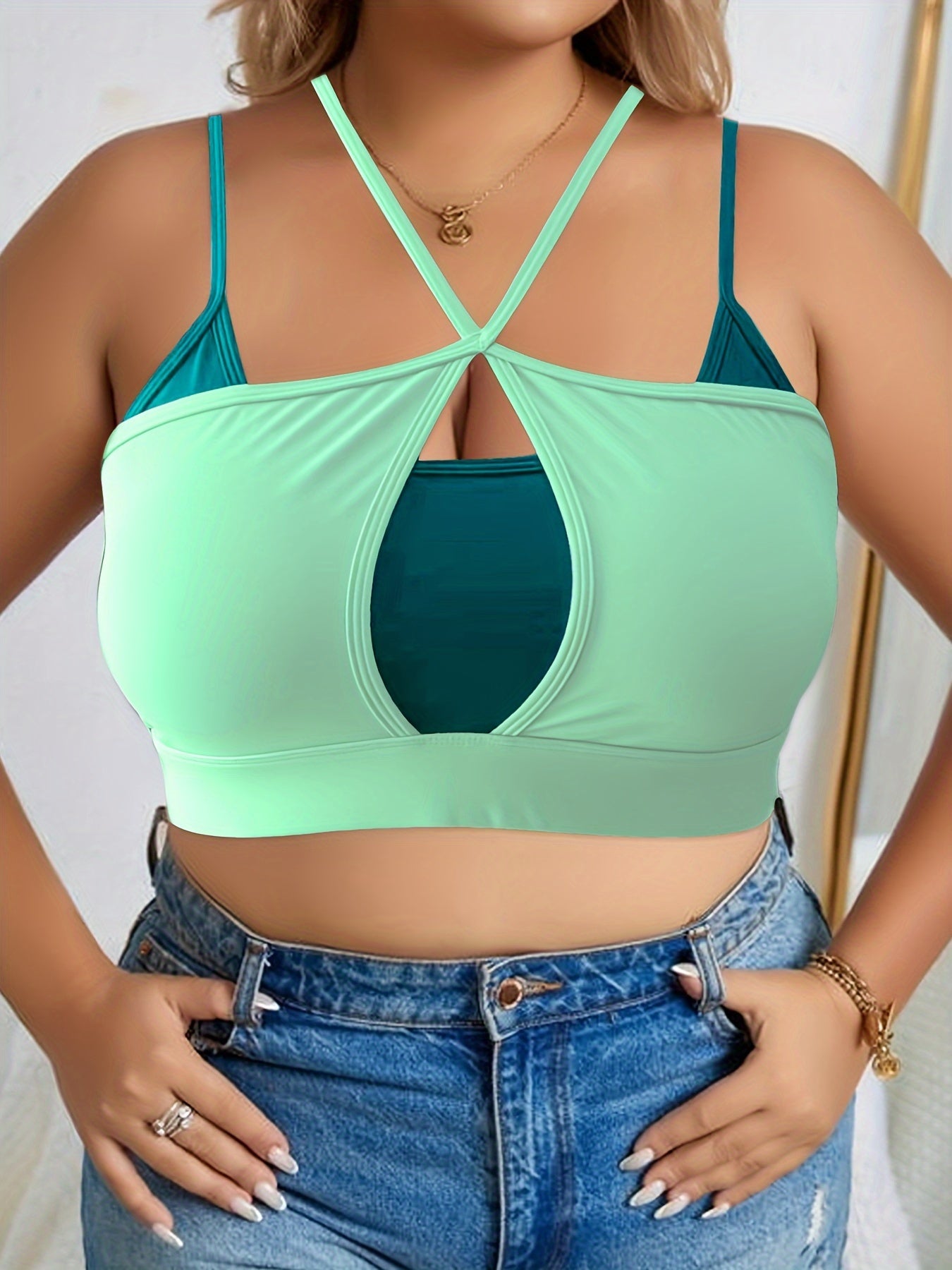Colorblock Halter Neck Sports Bra
