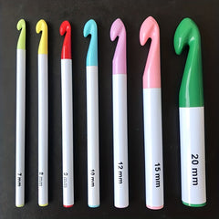 7pcs Colorful Plastic Crochet Hooks Set 7.0mm-20mm