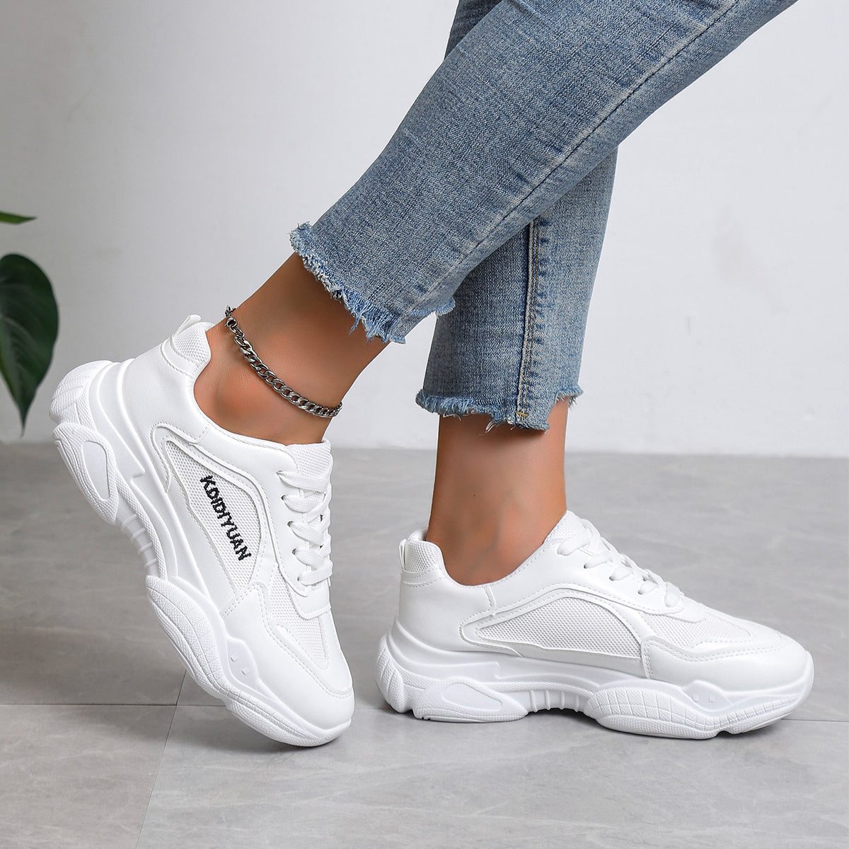 Women's Breathable Lace-up Sports Shoes Thick Sole Dad Shoes