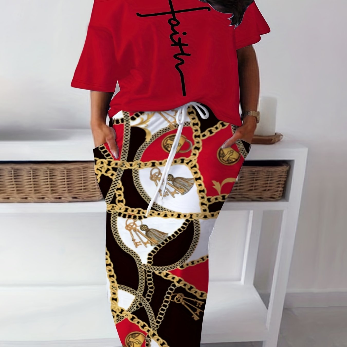 Women's Letter & Chain Print Top & Skirt Set