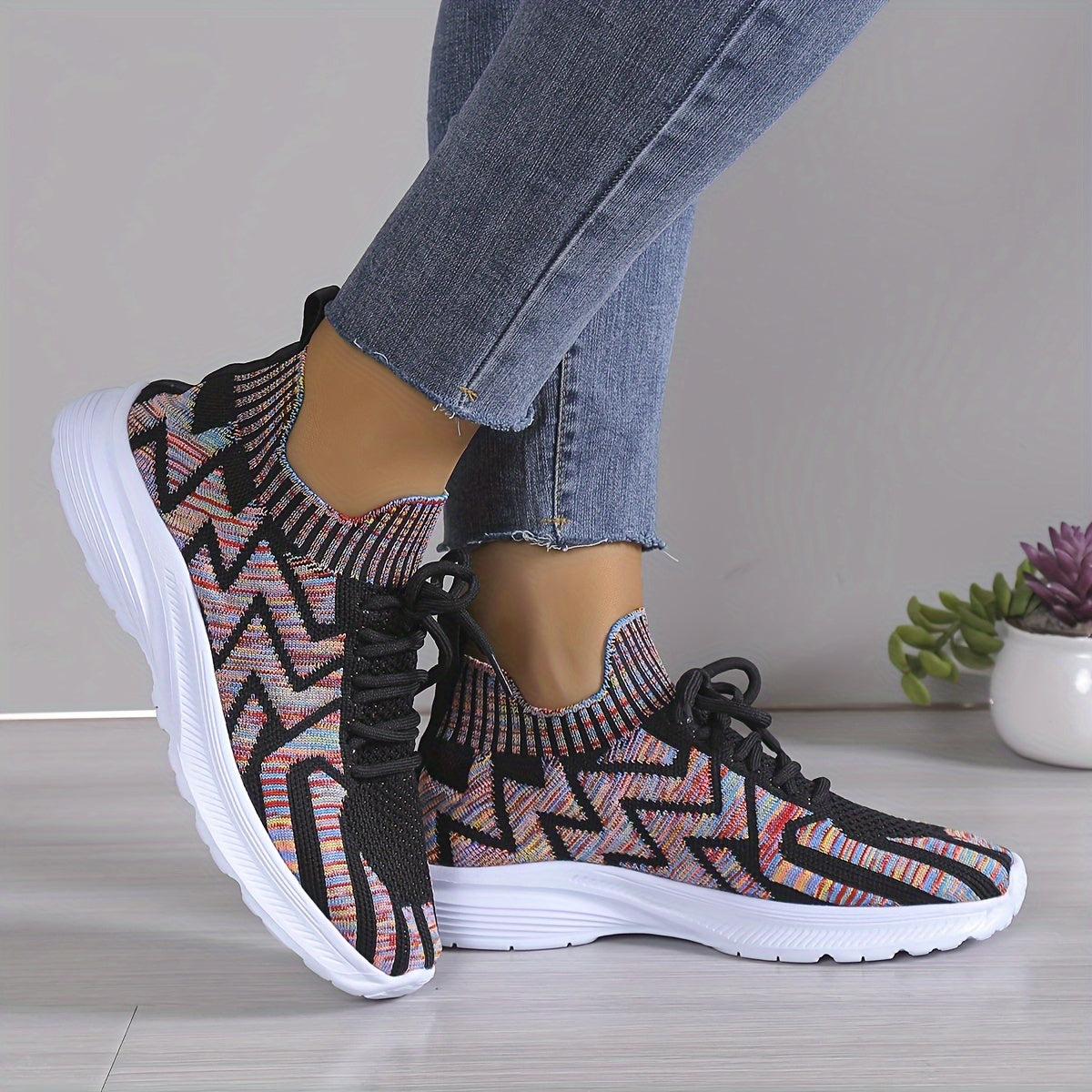 Women's Lightweight Wave Pattern Sneakers Mesh Breathable Sports Shoes