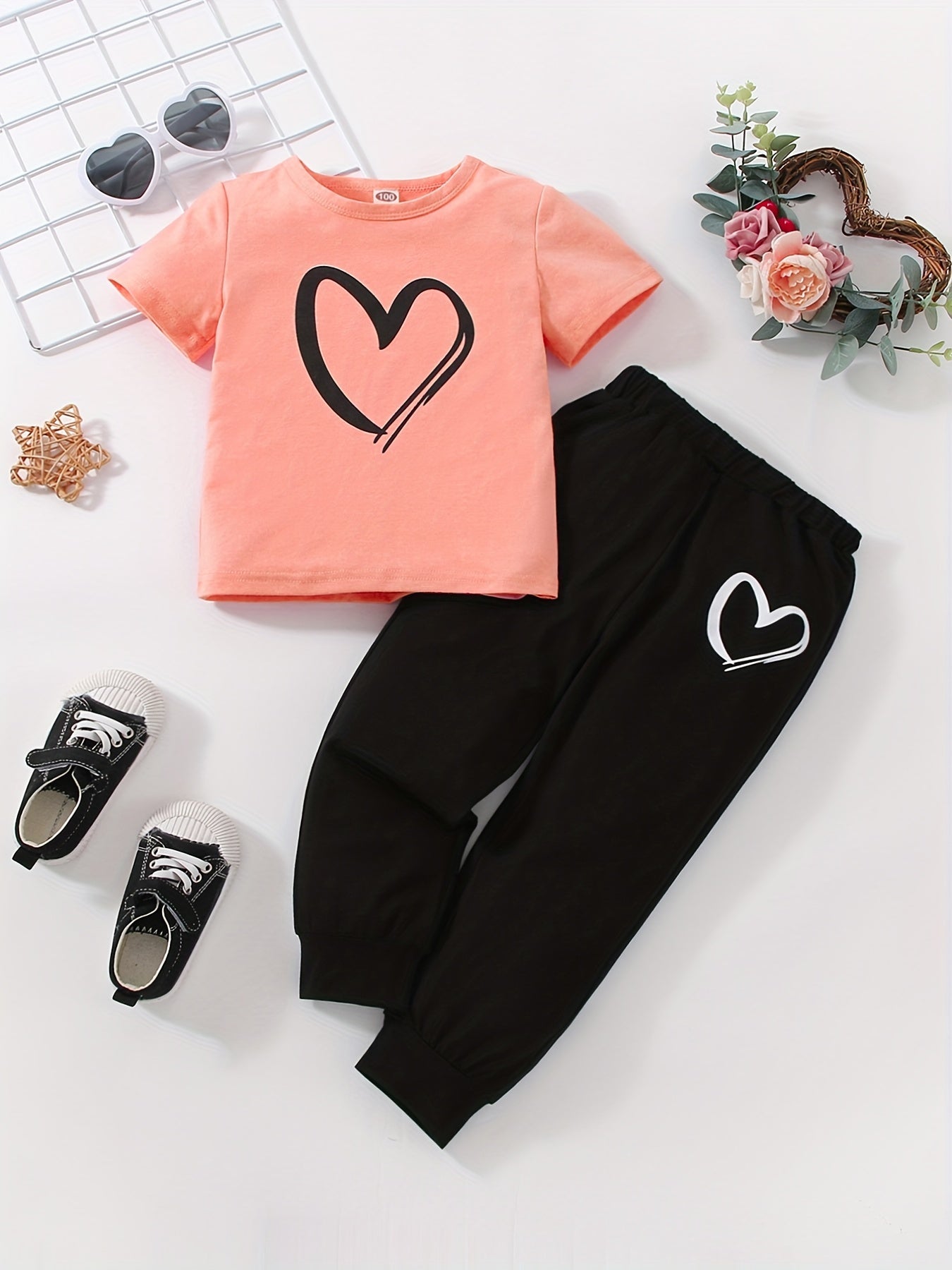 Girls Heart Print Short Sleeve T shirt & Sweatpants Set