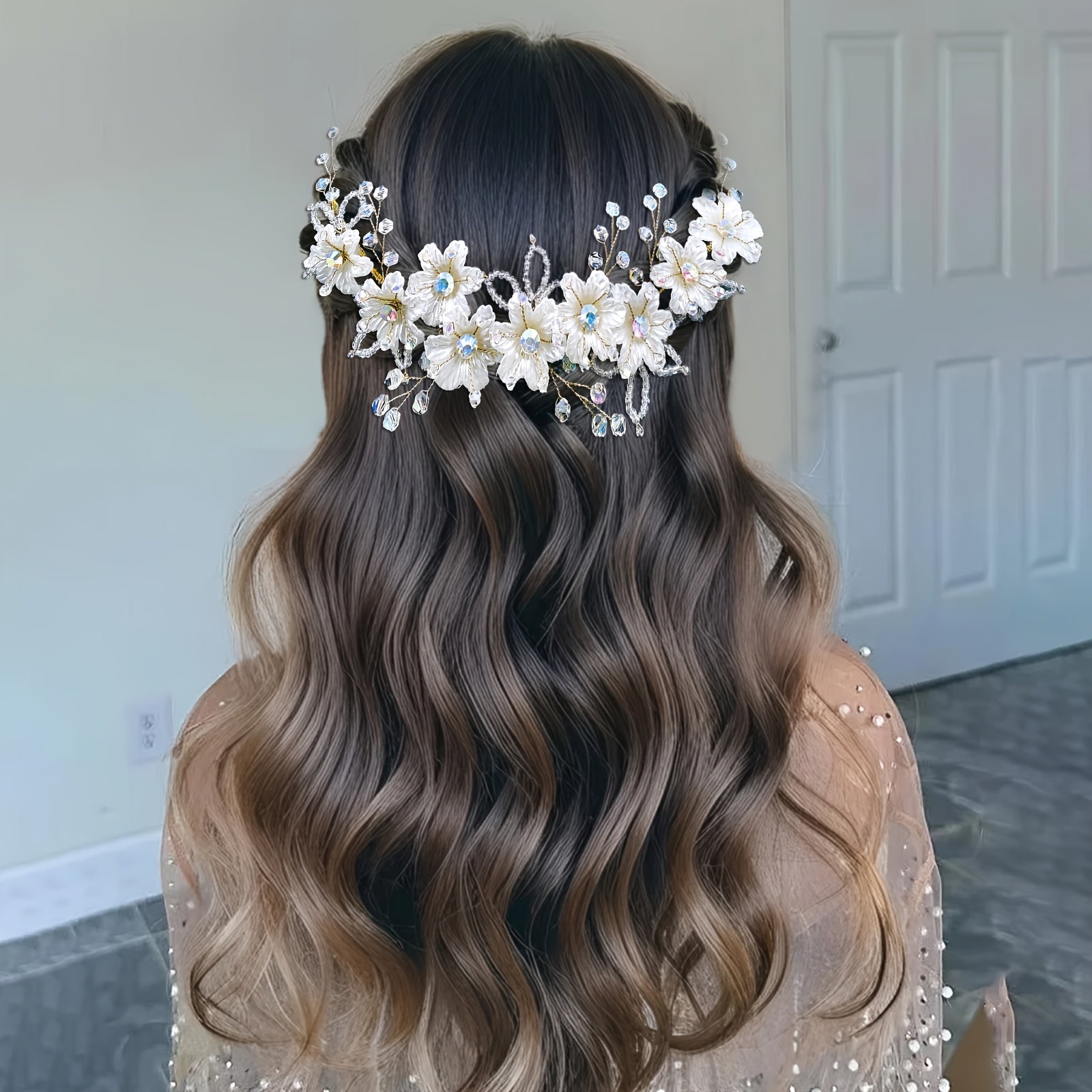 Retro Princess Style Bridal Hair Comb with Sweet and Floral Design