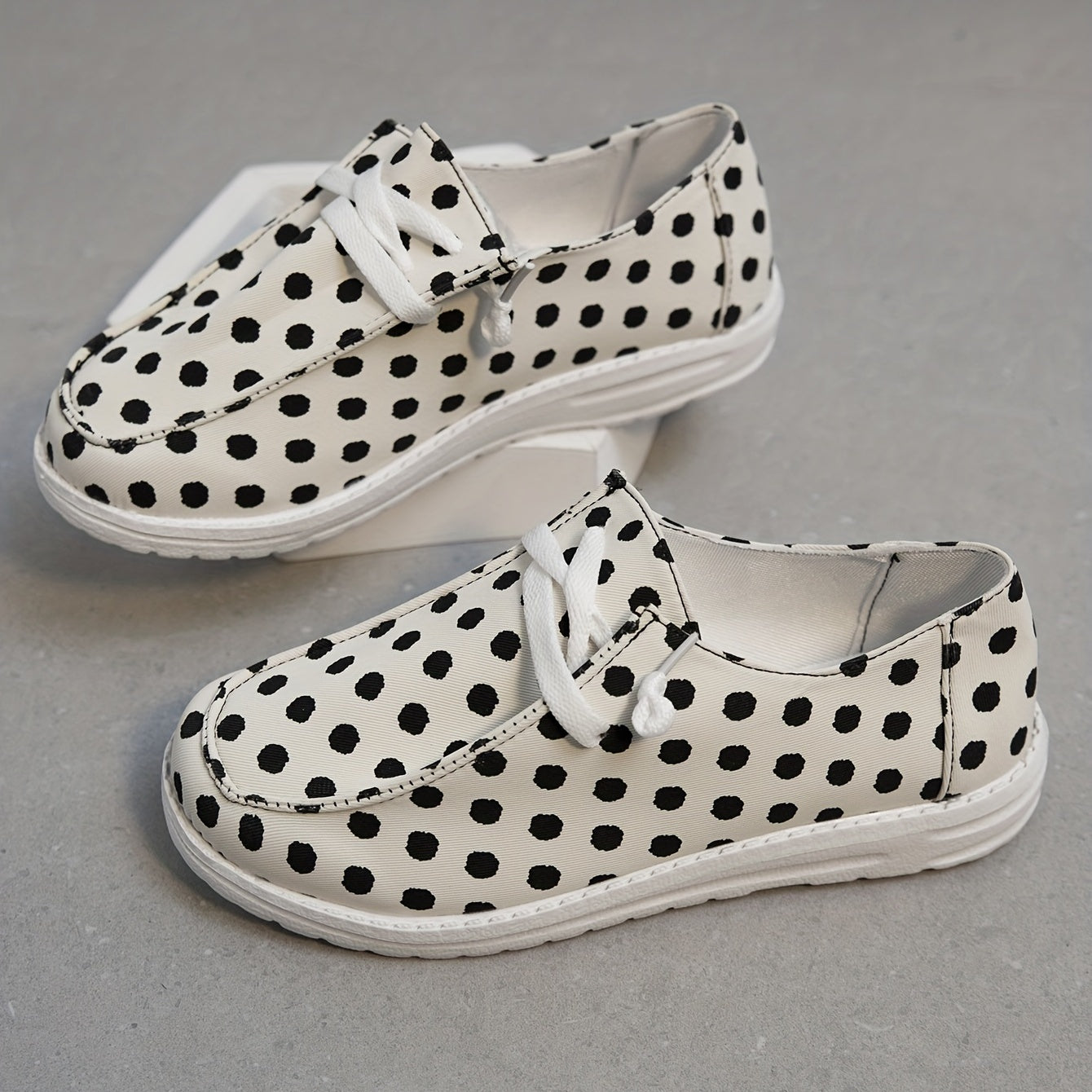 Women's Polka Dot Canvas Shoes Lace Up Lightweight Flat Shoes