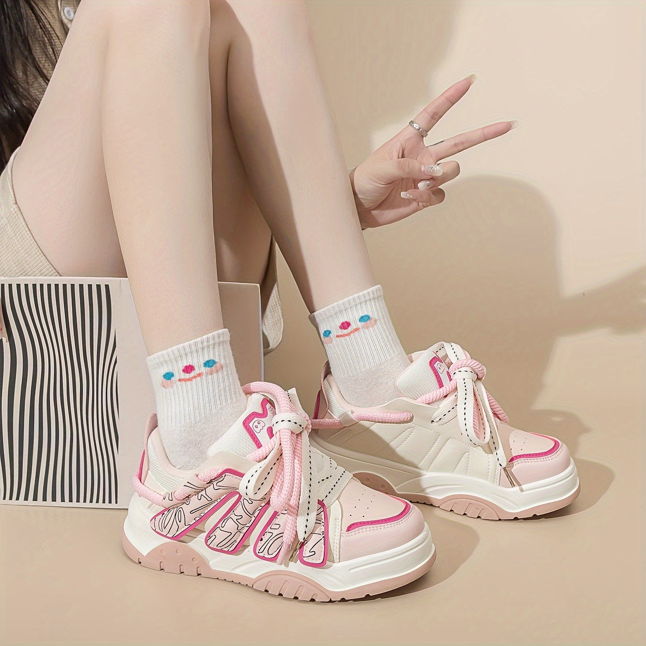 Women's Letter Patched Low Skate Shoes Platform Casual Sneakers