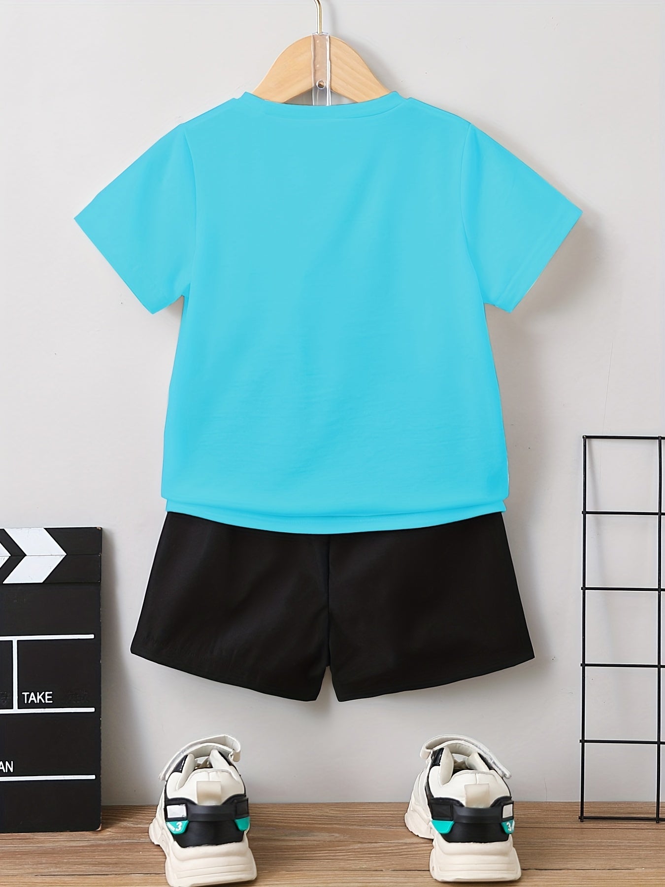 Boys Car Graphic Outfit Short Sleeves Round Neck T shirt & Shorts