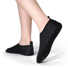 Women's C Letter Pattern Water Shoes Soft Sole Lightweight Aqua Socks