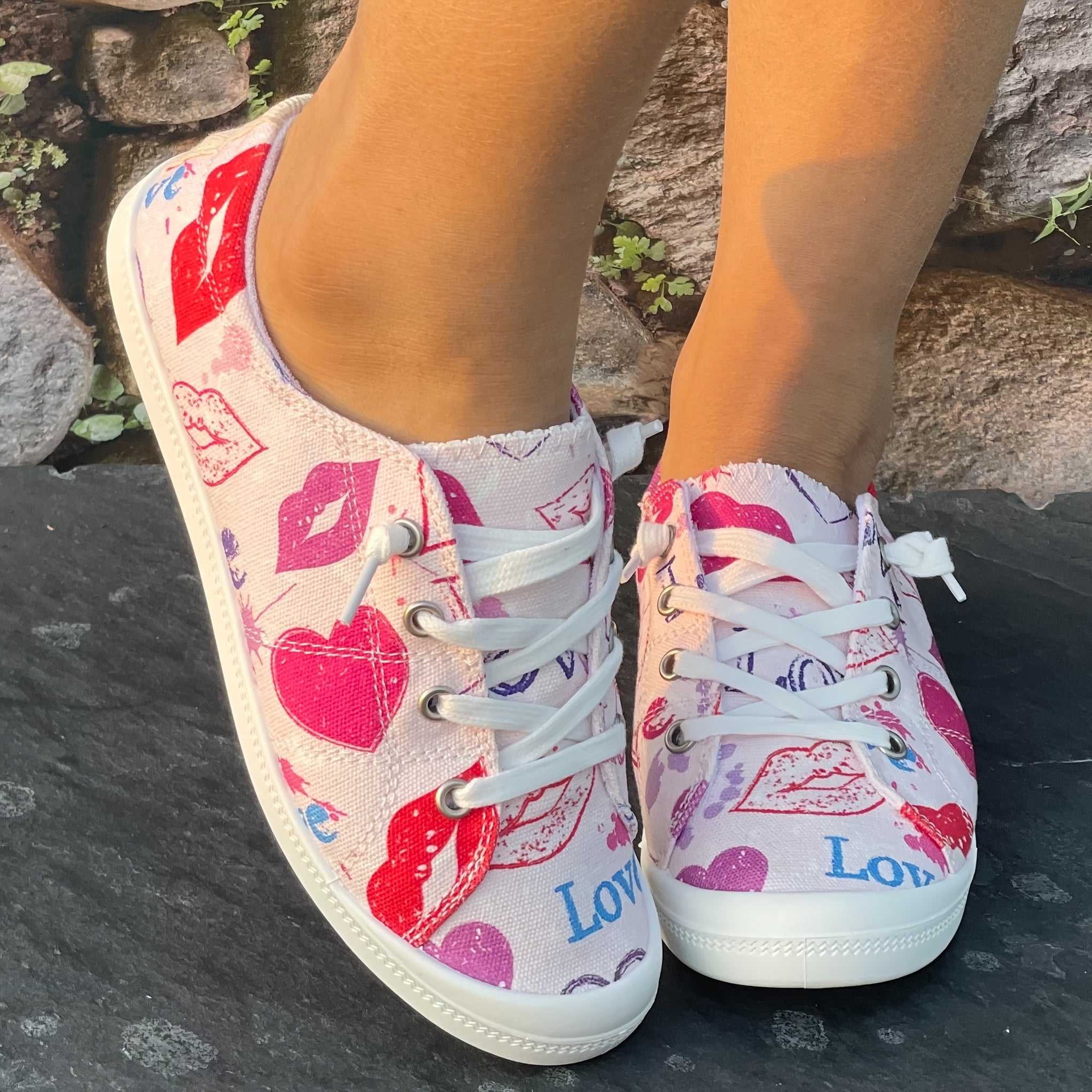 Heart Print Breathable Skate Shoes Flat Canvas Sneakers