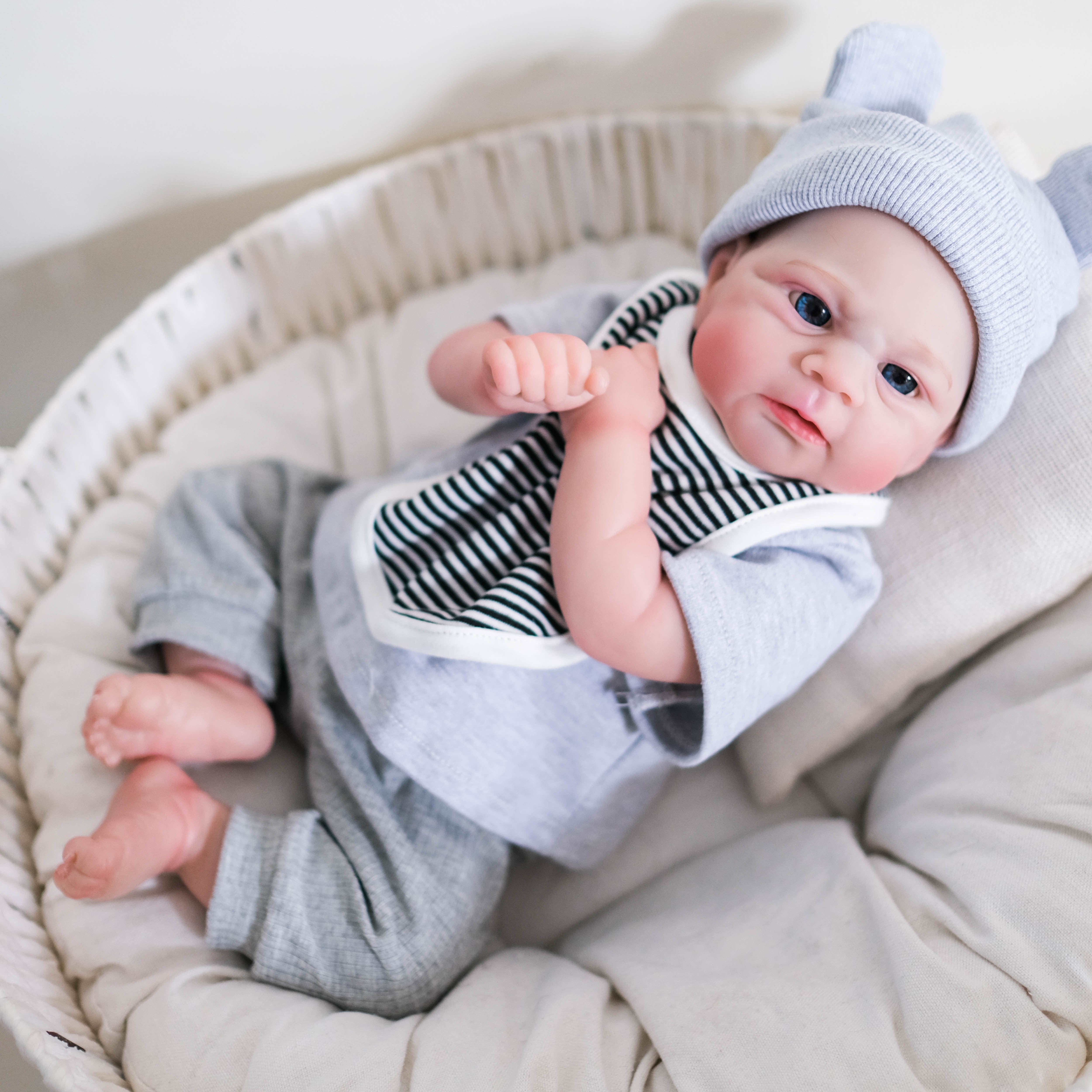 19 Inch Lifelike Reborn Baby Doll with Soft Body Hand Painted Hair & Open Eyes