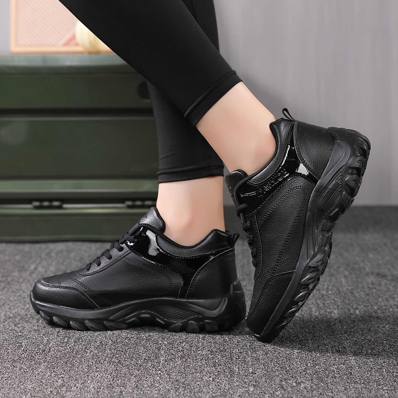 Women's Lace-up Athletic Running Shoes Waterproof Lightweight Sneakers