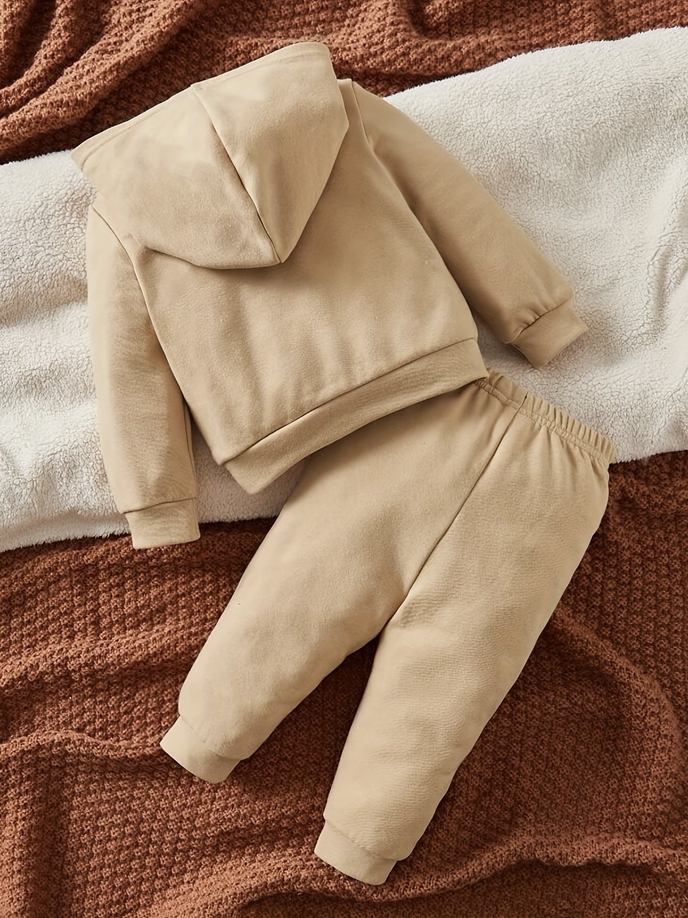 Boy's Letter Graphic Hoodie Sweatshirt and Jogger Pants Set
