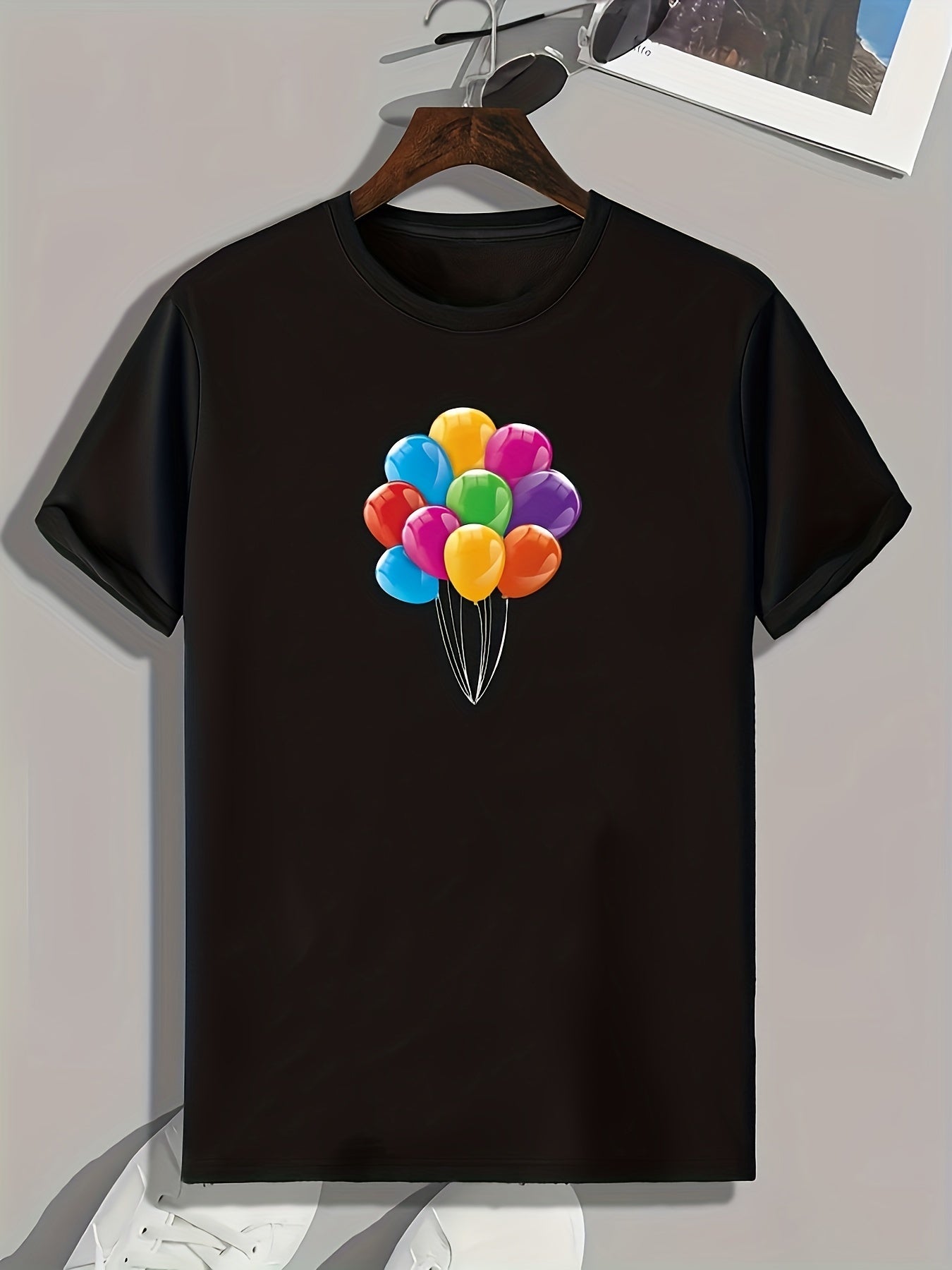 Balloons Print Men's Graphic T-shirt for Summer