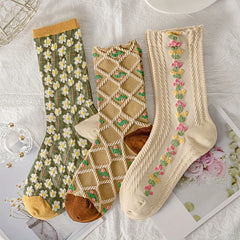 5 Pairs 3D Floral Textured Socks Crew Stockings Women's Retro Style
