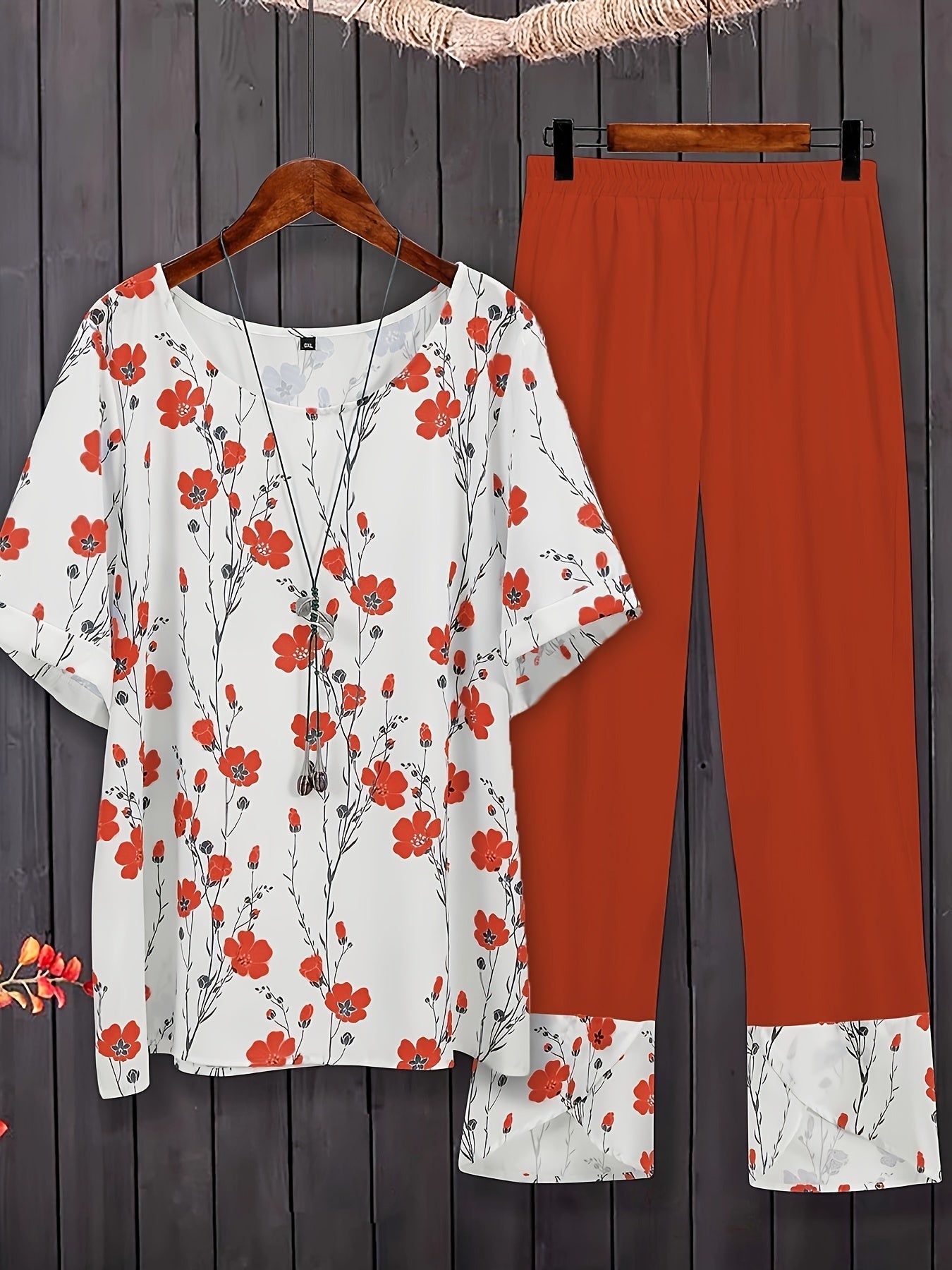 Women's Plus Floral Tee & Pants Two Piece Set