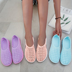 Women's Solid Clogs Casual Flat Shoes Lightweight Breathable Beach Shoes