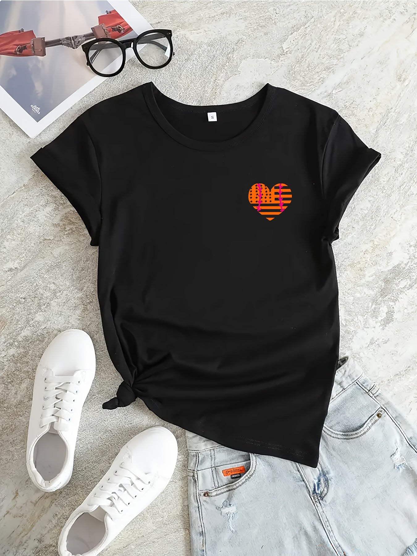 Heart Graphic Sports T shirt Round Neck Short Sleeves Workout Tops Women's