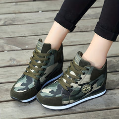 Women's Camo Print Lightweight Sneakers Hidden Heel Vintage Walking Shoes