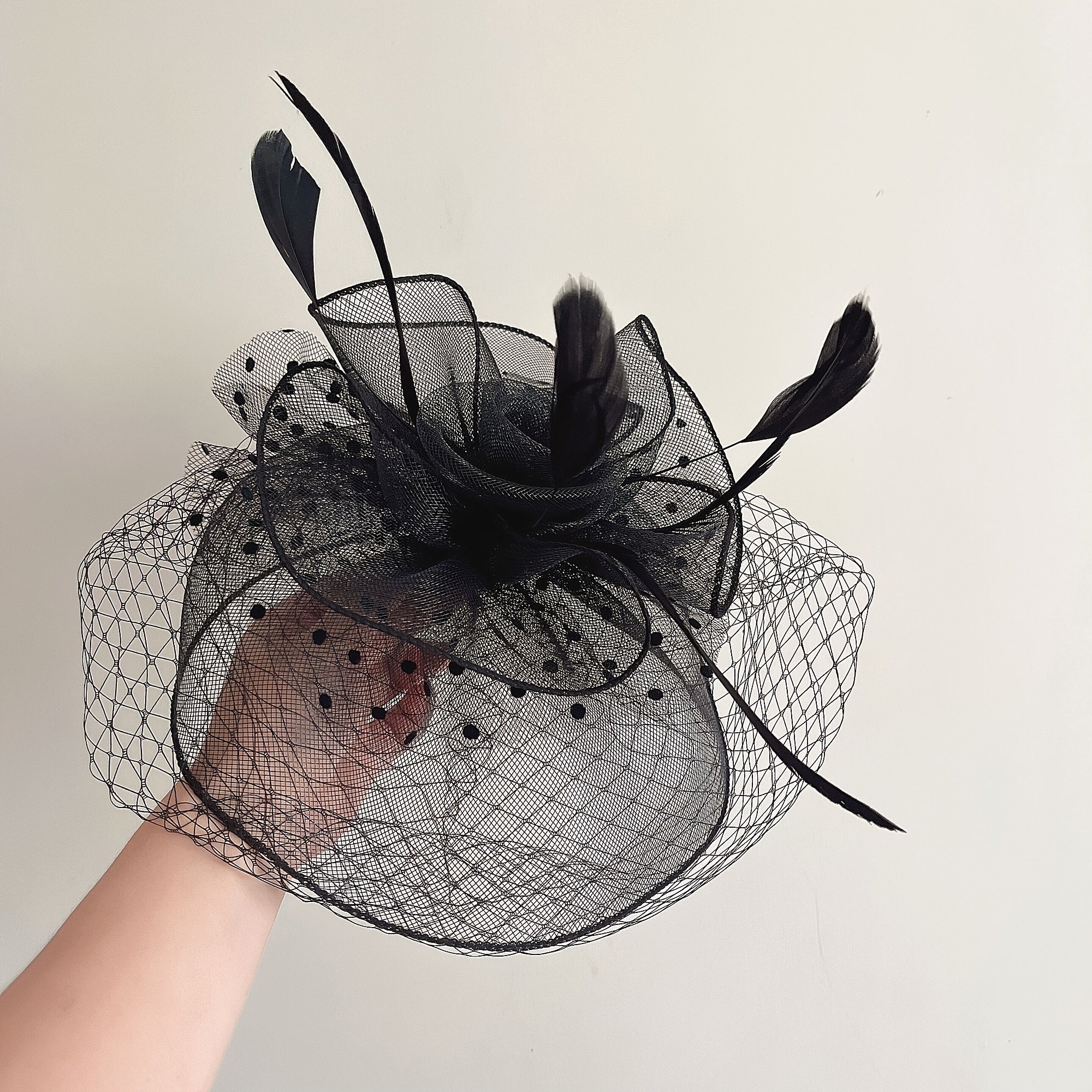 Charming Bridal Wedding Party Hat with Veil and Feather Hairpin
