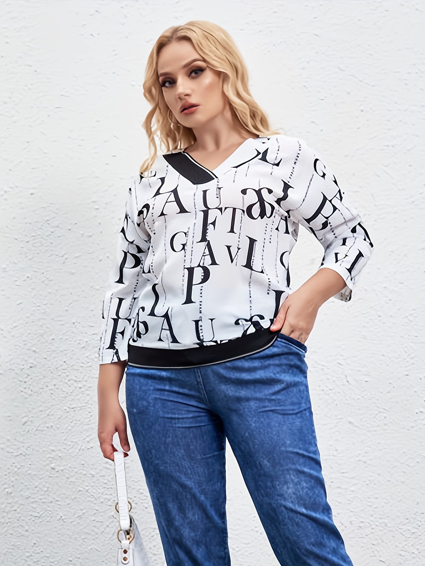 Women's Letter Print V-Neck Blouse