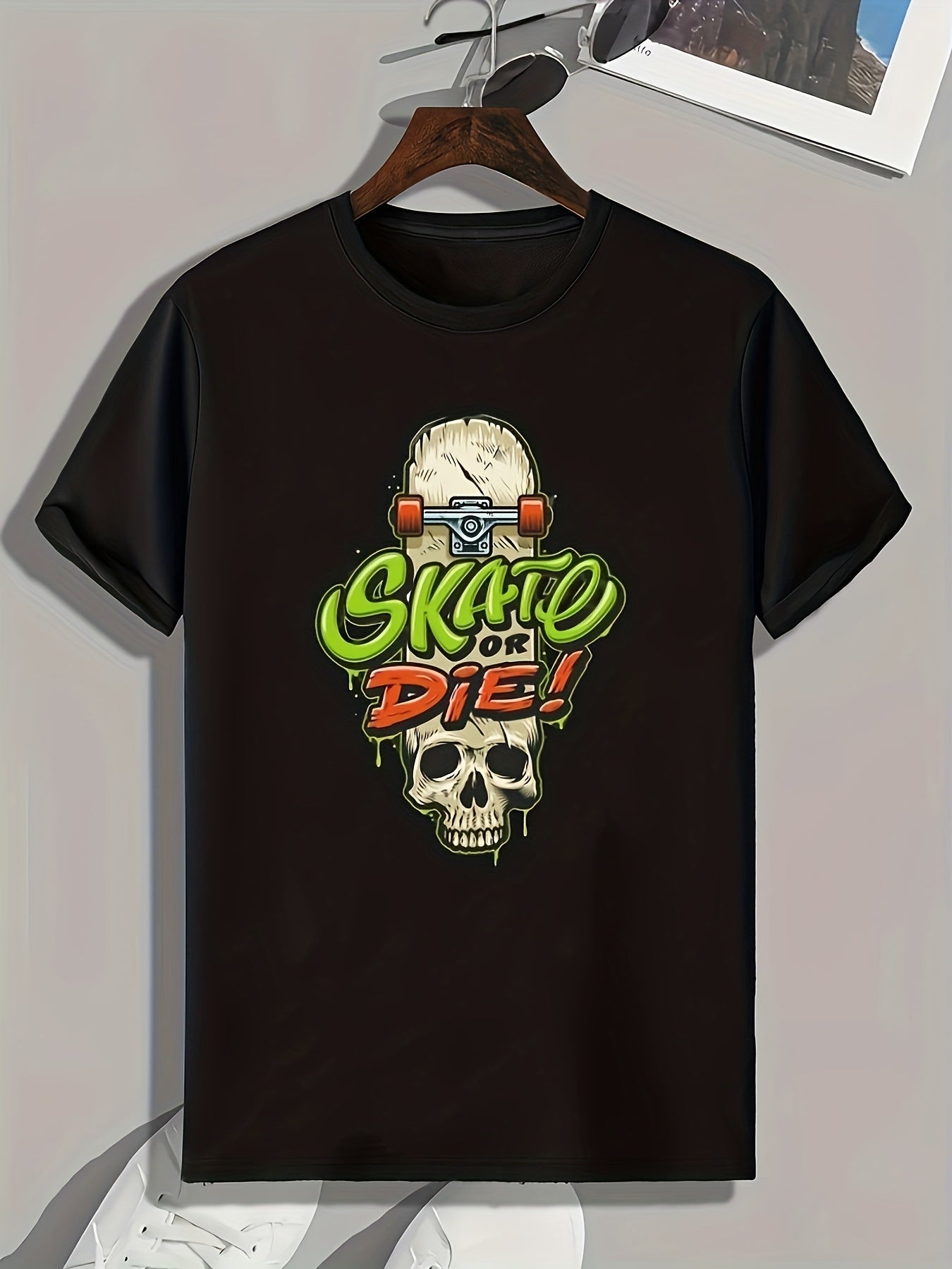 Skateboard & Skull Print Men's Tee for Summer