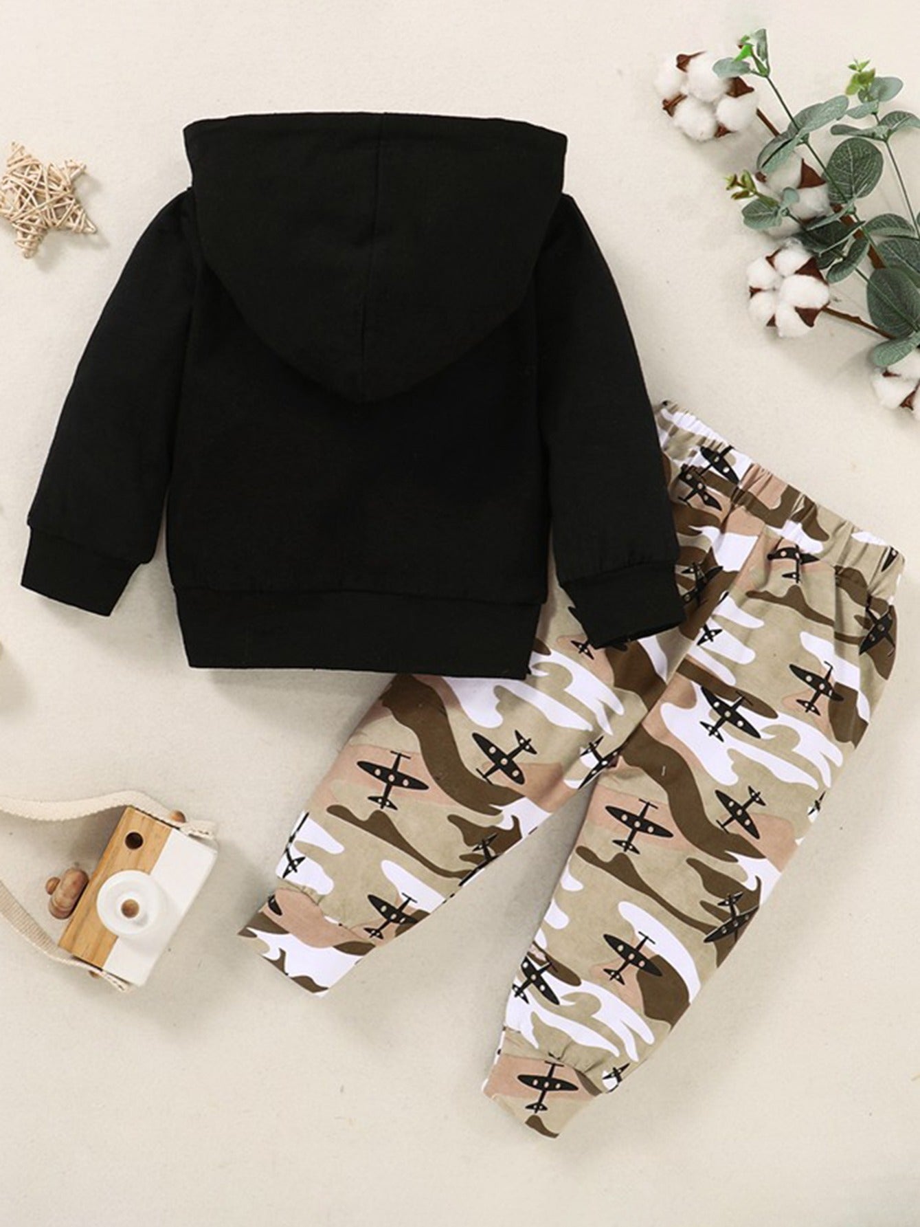2pcs Boys Camo Print Hoodie & Sweatpants Set for Winter