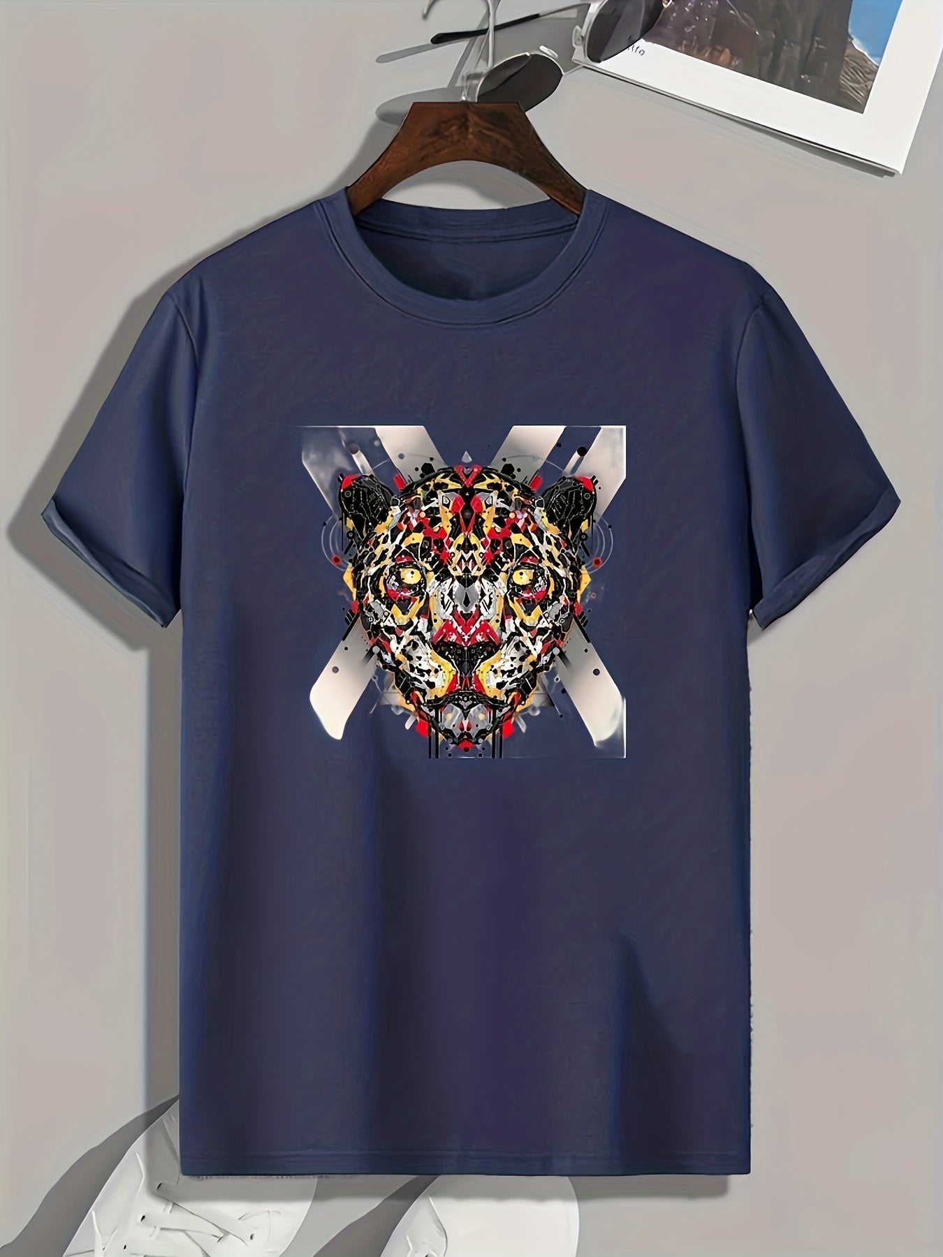 Leopard Pattern Men's Sports T-shirt, Fitness Outdoor Wear, Gift