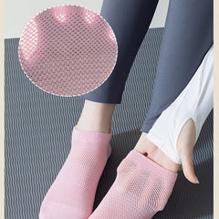 Men's Non Slip Mesh Bottom Rubber Dot Cotton Blend Soft Socks