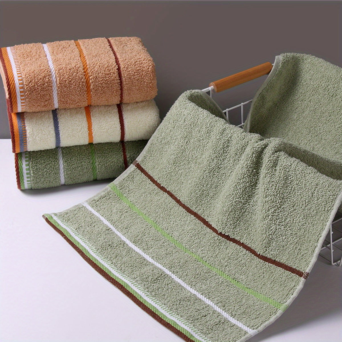 Striped Pattern Hand Towel Soft Skin-Friendly Absorbent Towel