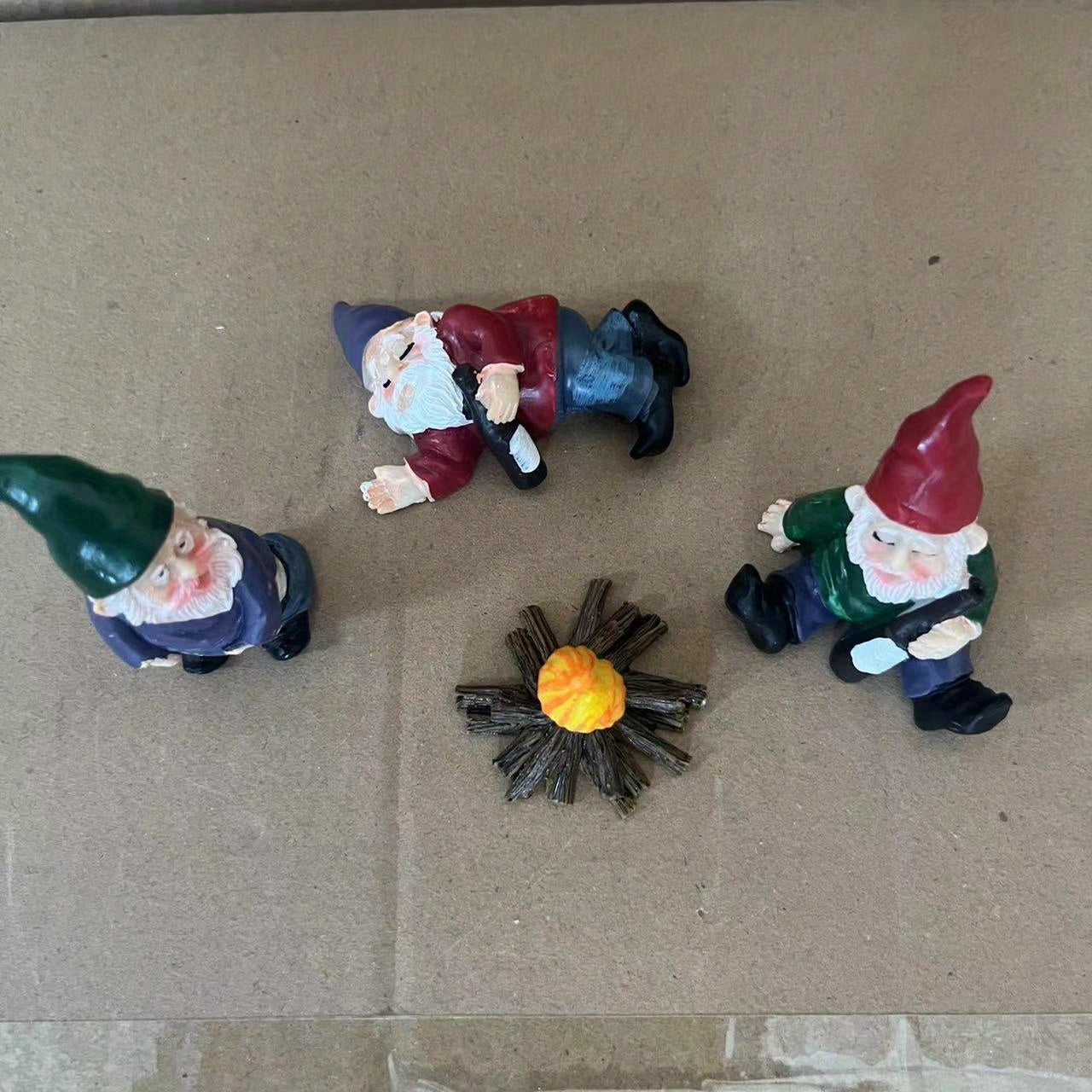 4pcs Mini Gnomes Resin Statues for Fairy Garden & Bonsai Decor