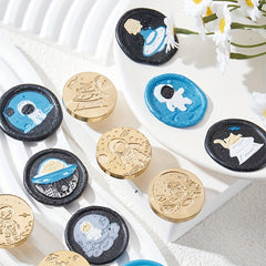Fire Lacquer Brass Relief Seal Astronaut Pattern for Gift & Wine Packaging