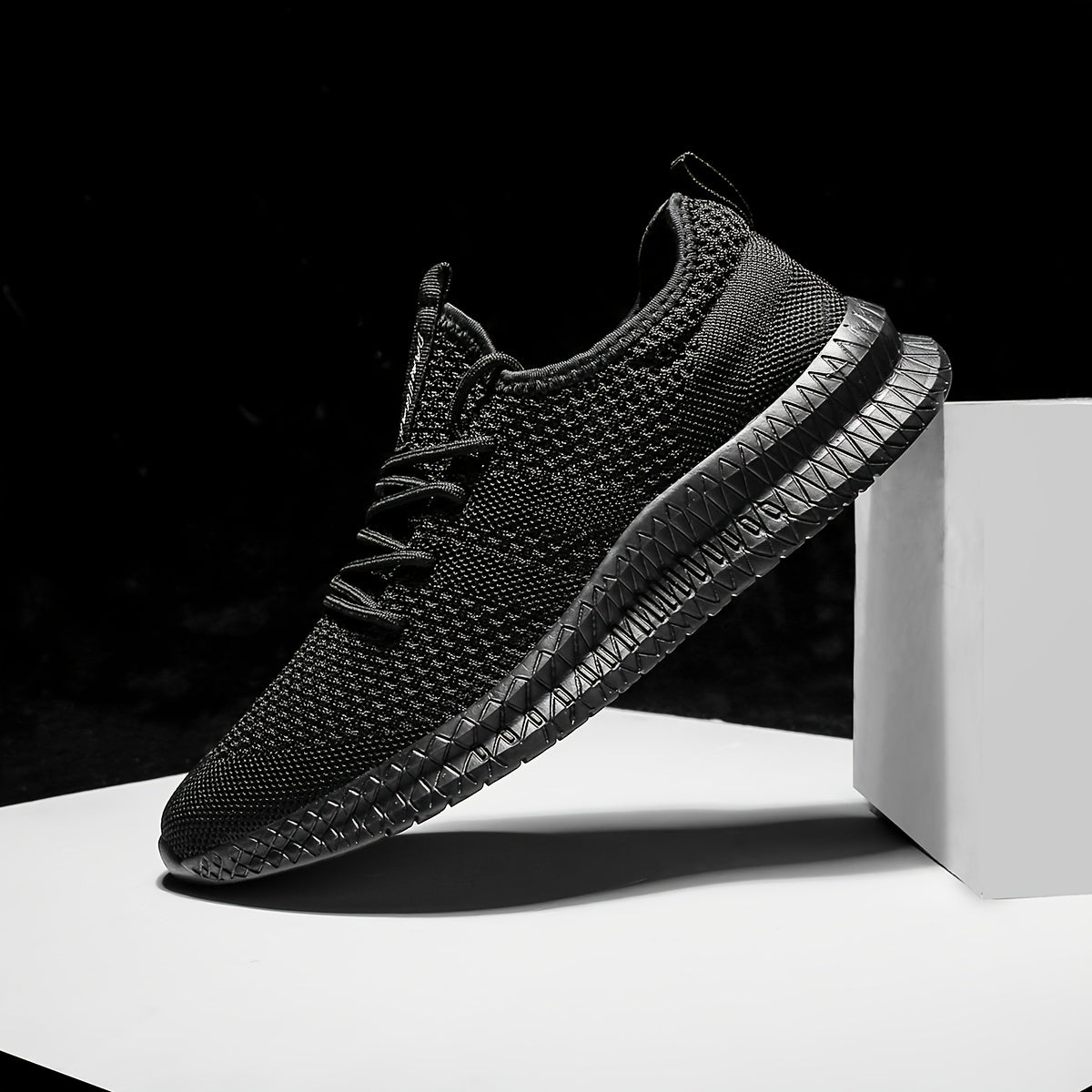 Unisex Lightweight Running Shoes Breathable Mesh Sneakers