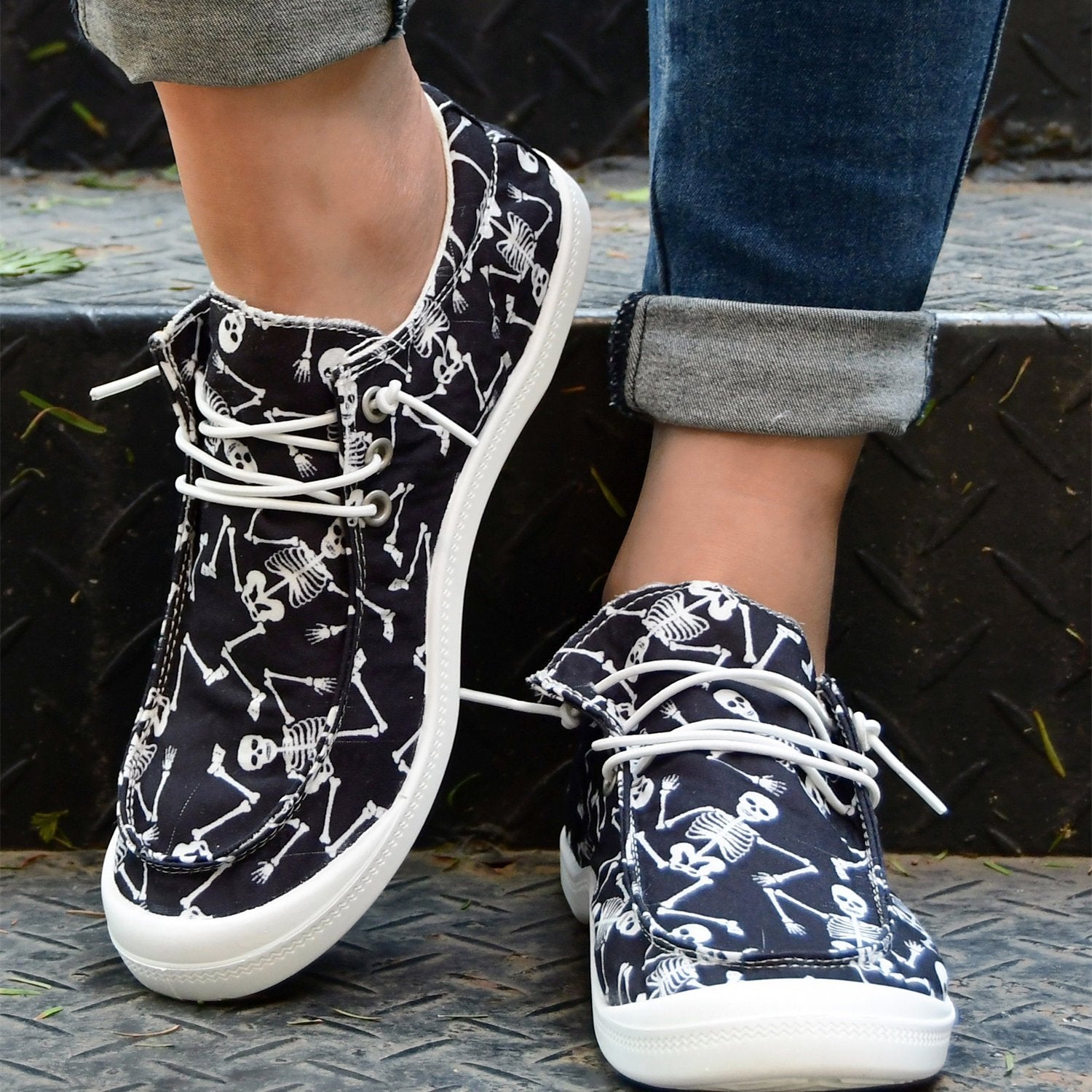 Women's Skull Print Canvas Shoes Lace-up Halloween Loafers